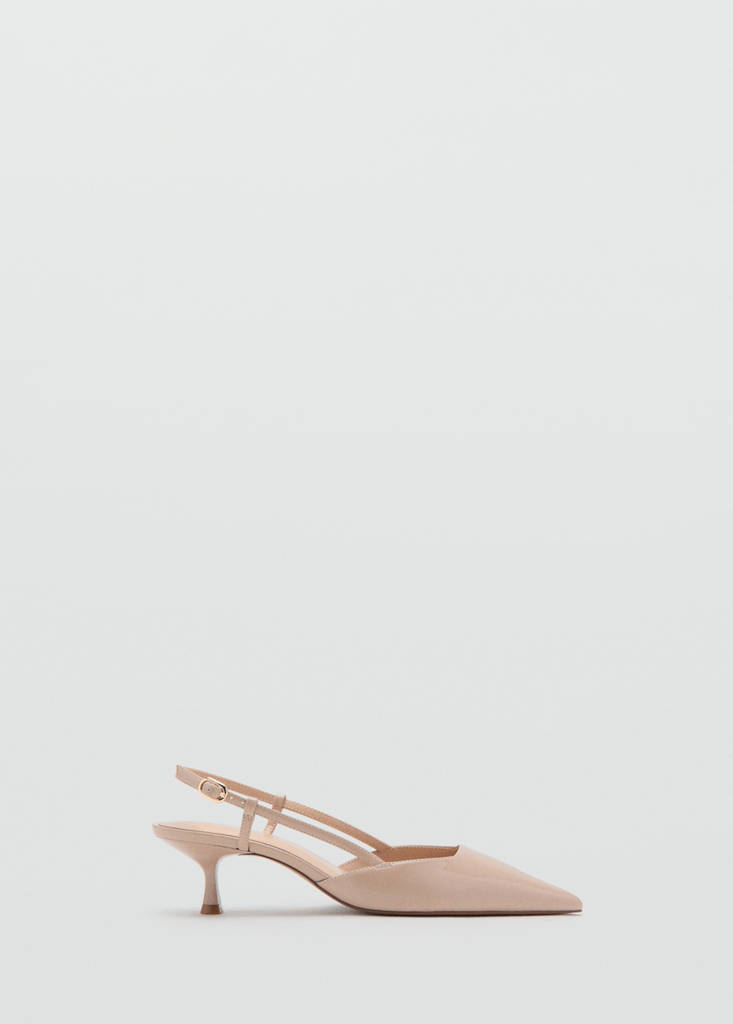 Patent leather pointed toe court shoe — Nude
