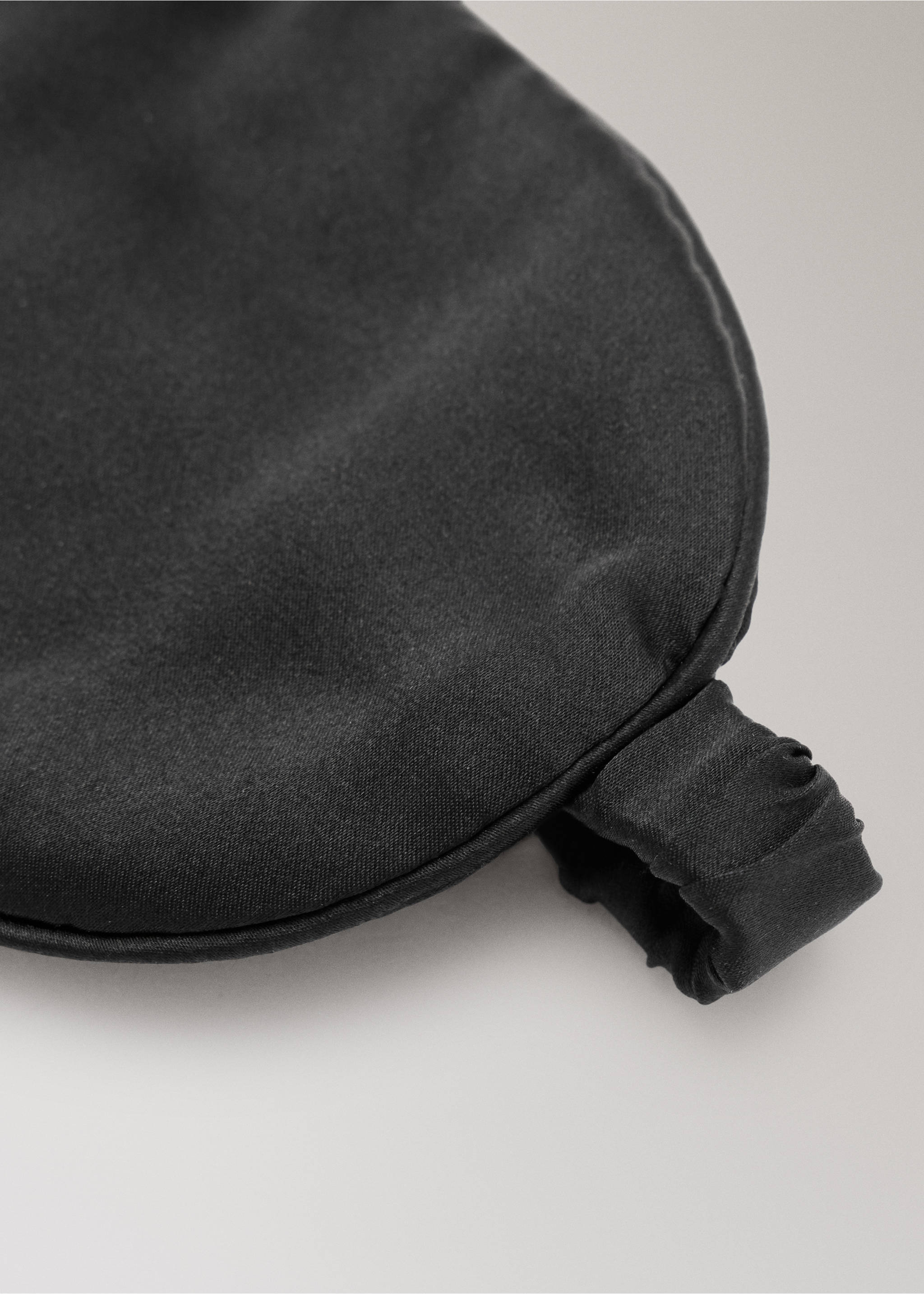100% silk eye mask - Details of the article 8, Black. Ref: 37062917-00.