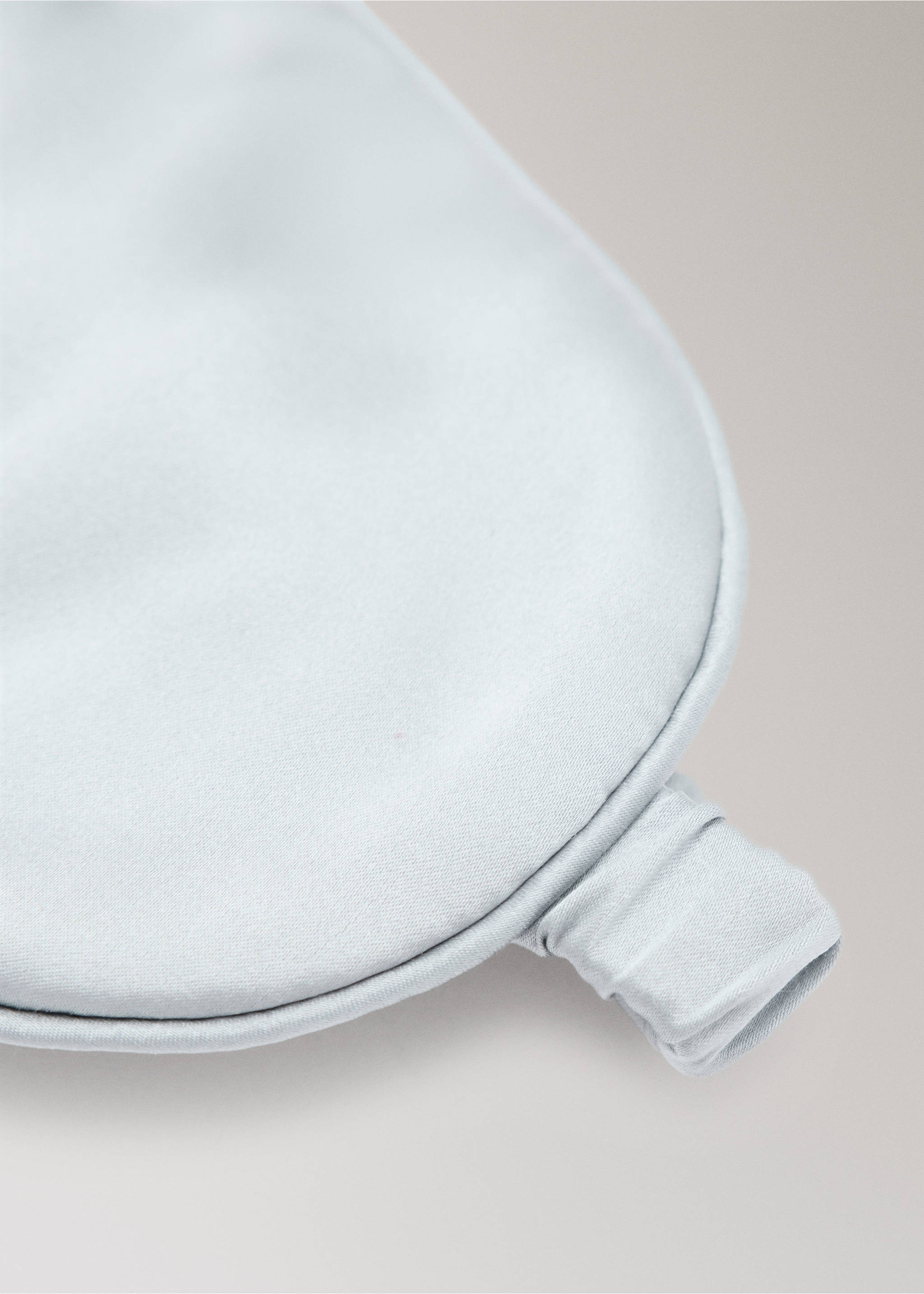 100% silk eye mask - Details of the article 8, Silver. Ref: 37062917-00.