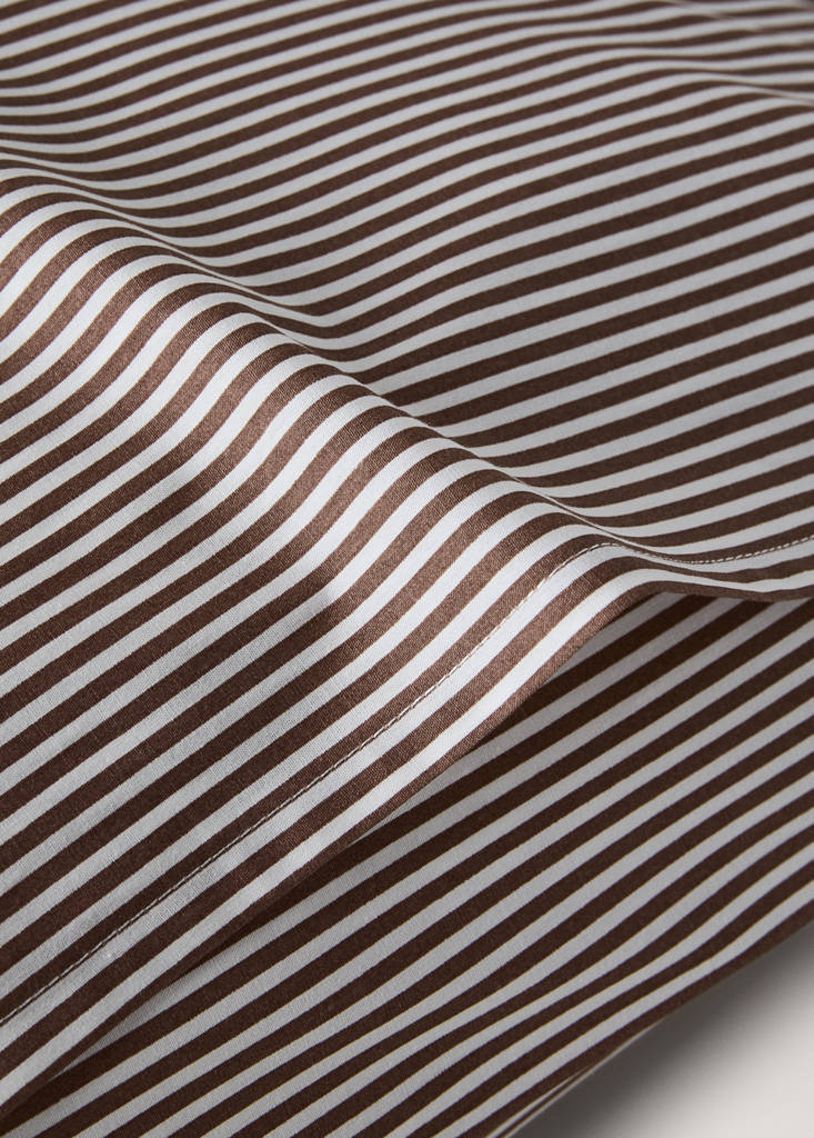 Two striped cotton pillowcases, 200 thread count, 50 x 75 cm — Coffee