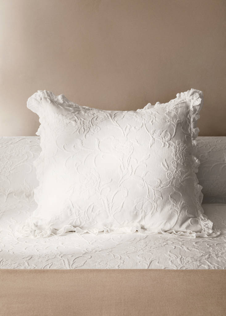 Jacquard cotton floral pillowcase 50x50 cm — White