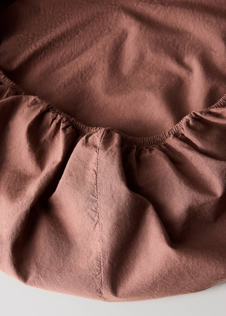 Washed cotton fitted sheet for king bed — Medium Pink