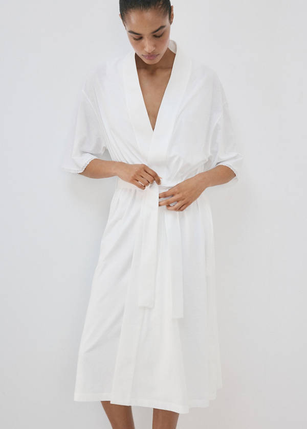 Cotton robe with lace — White