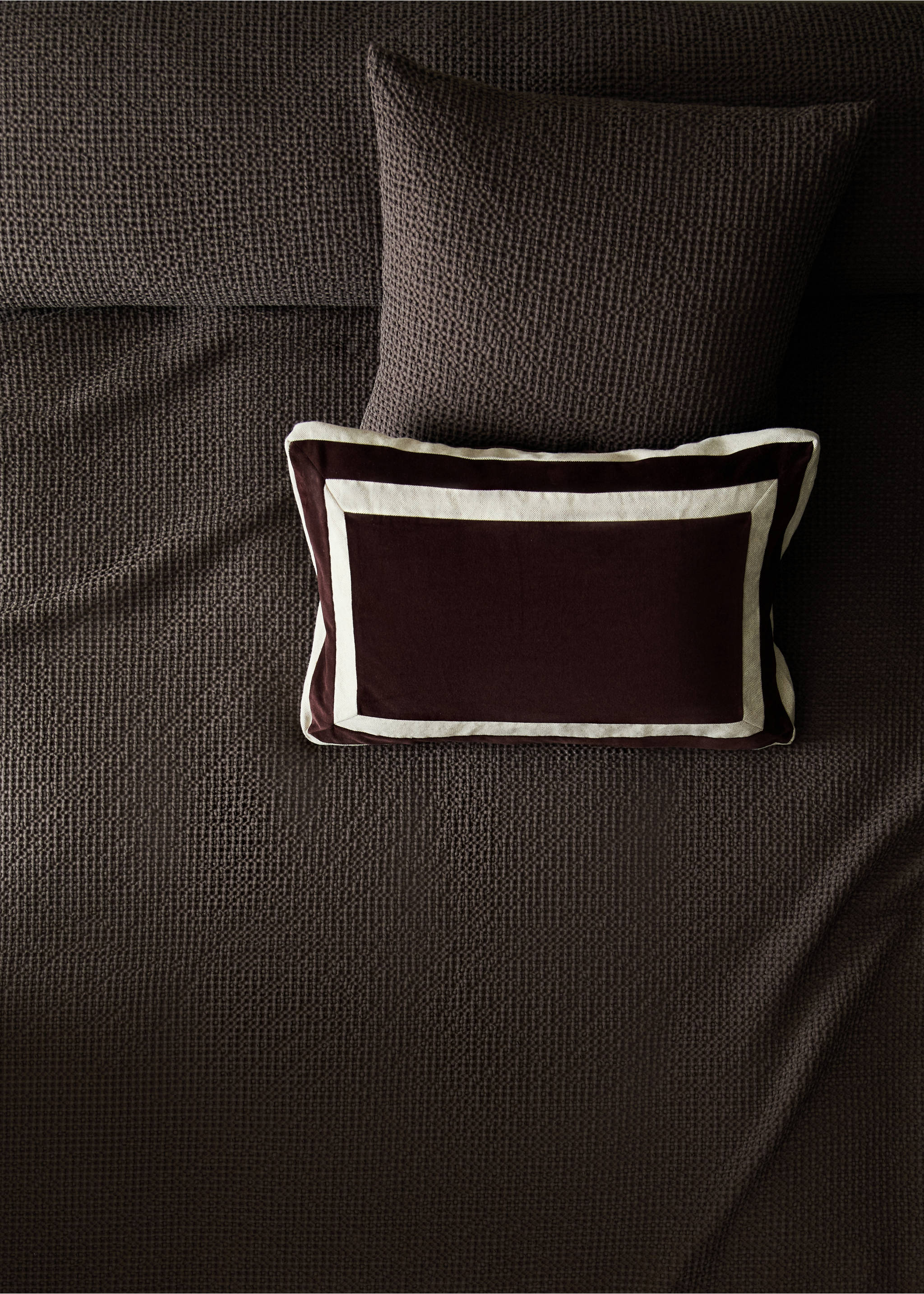 Garment dyed cotton bedspread for bed sizes 135/140/150 cm - Details of the article 7, Brown. Ref: 37062939-00.
