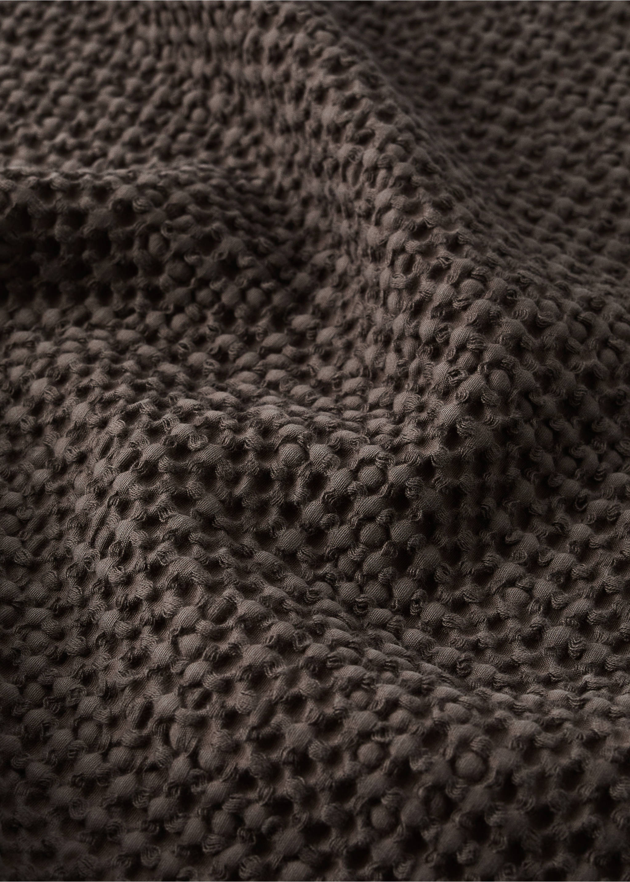 Garment dyed cotton bedspread for bed sizes 135/140/150 cm - Details of the article 1, Brown. Ref: 37062939-00.
