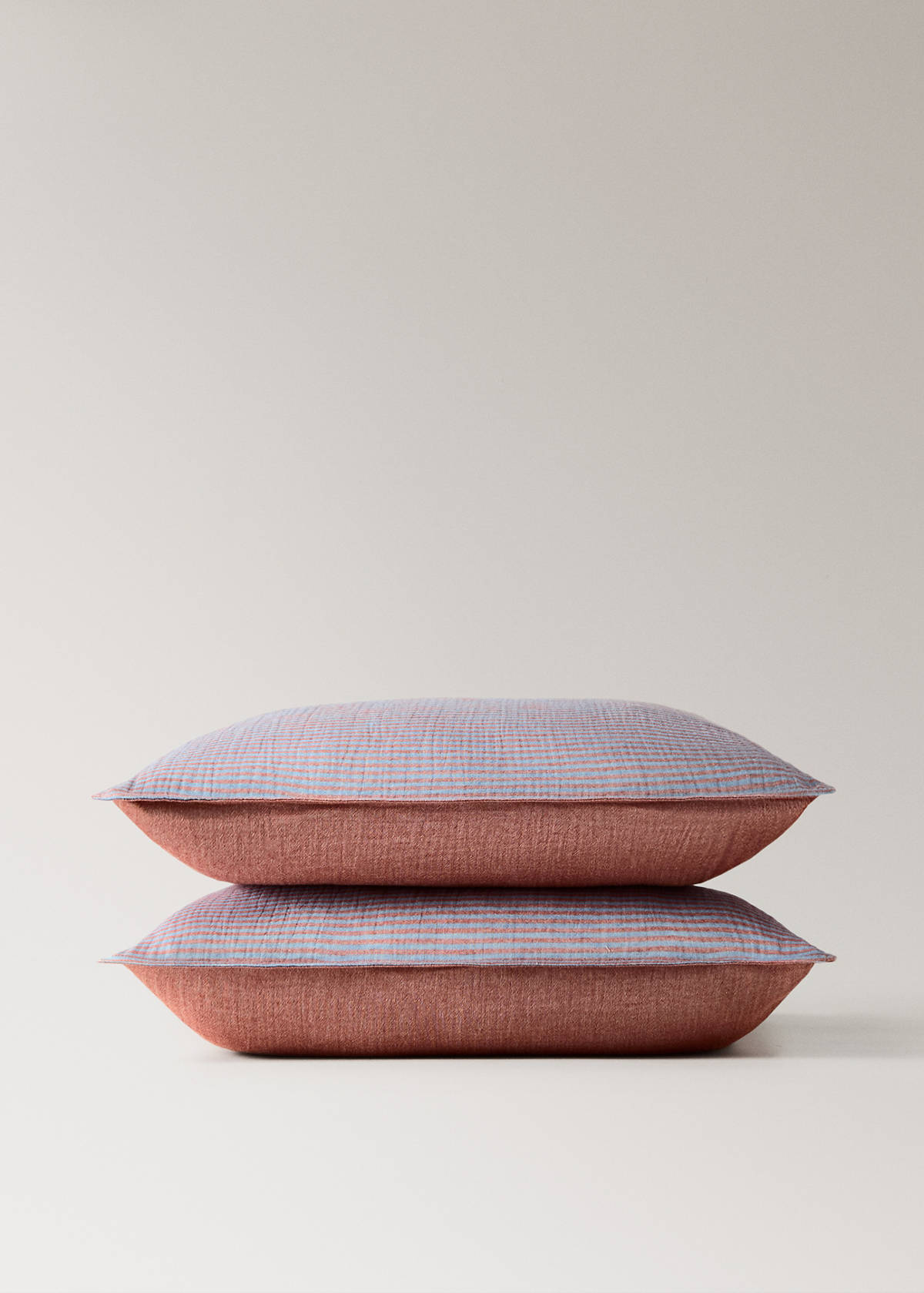 Two reversible striped cotton gauze pillowcases 60x60cm — Medium Pink