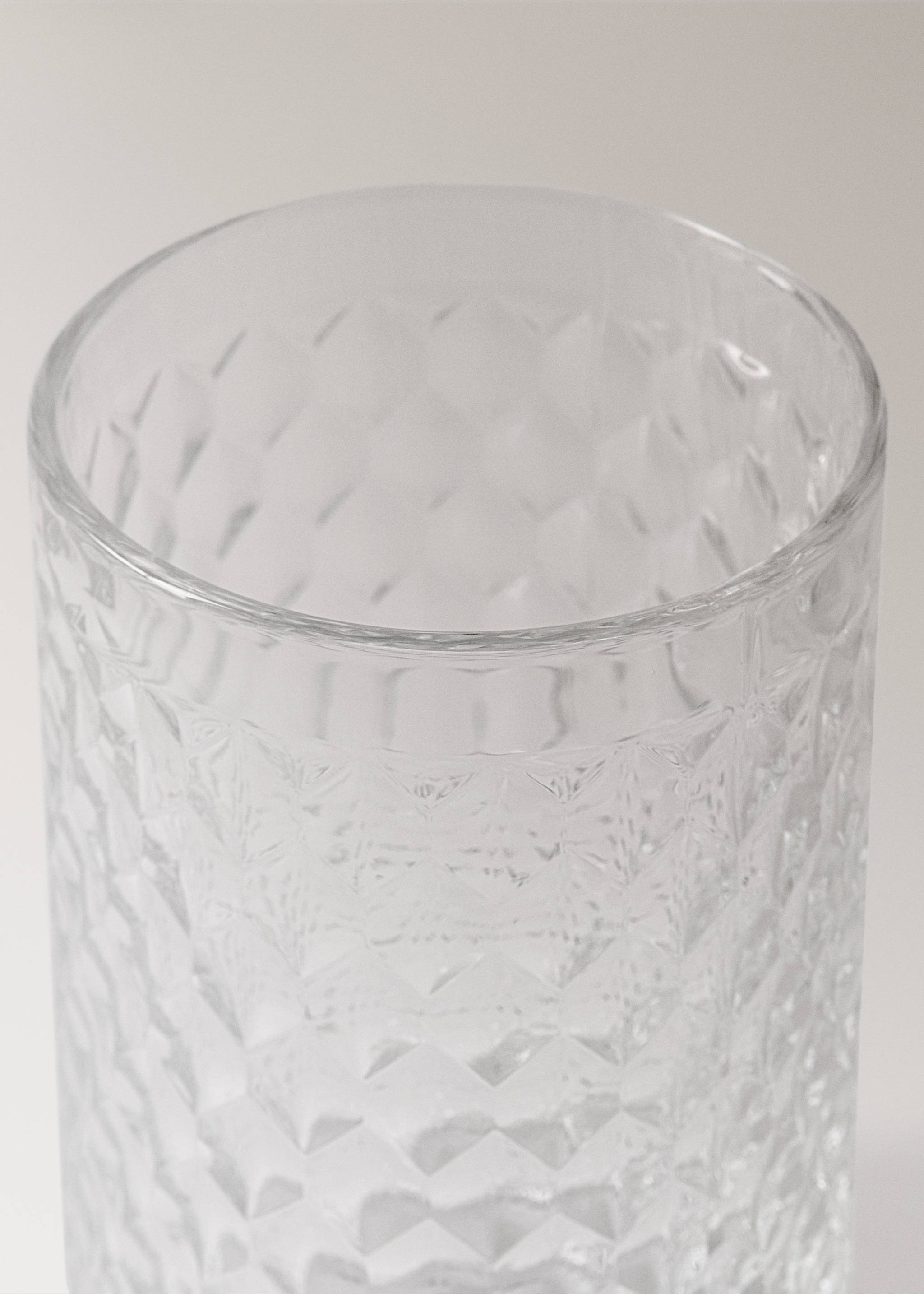Verre en verre relief - Détail de l'article 1, Noir. Ref: 37063285-00.