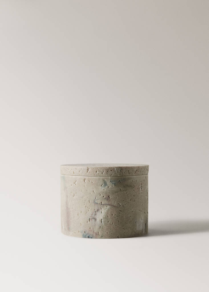 Medium resin bathroom container with marble effect — Sand