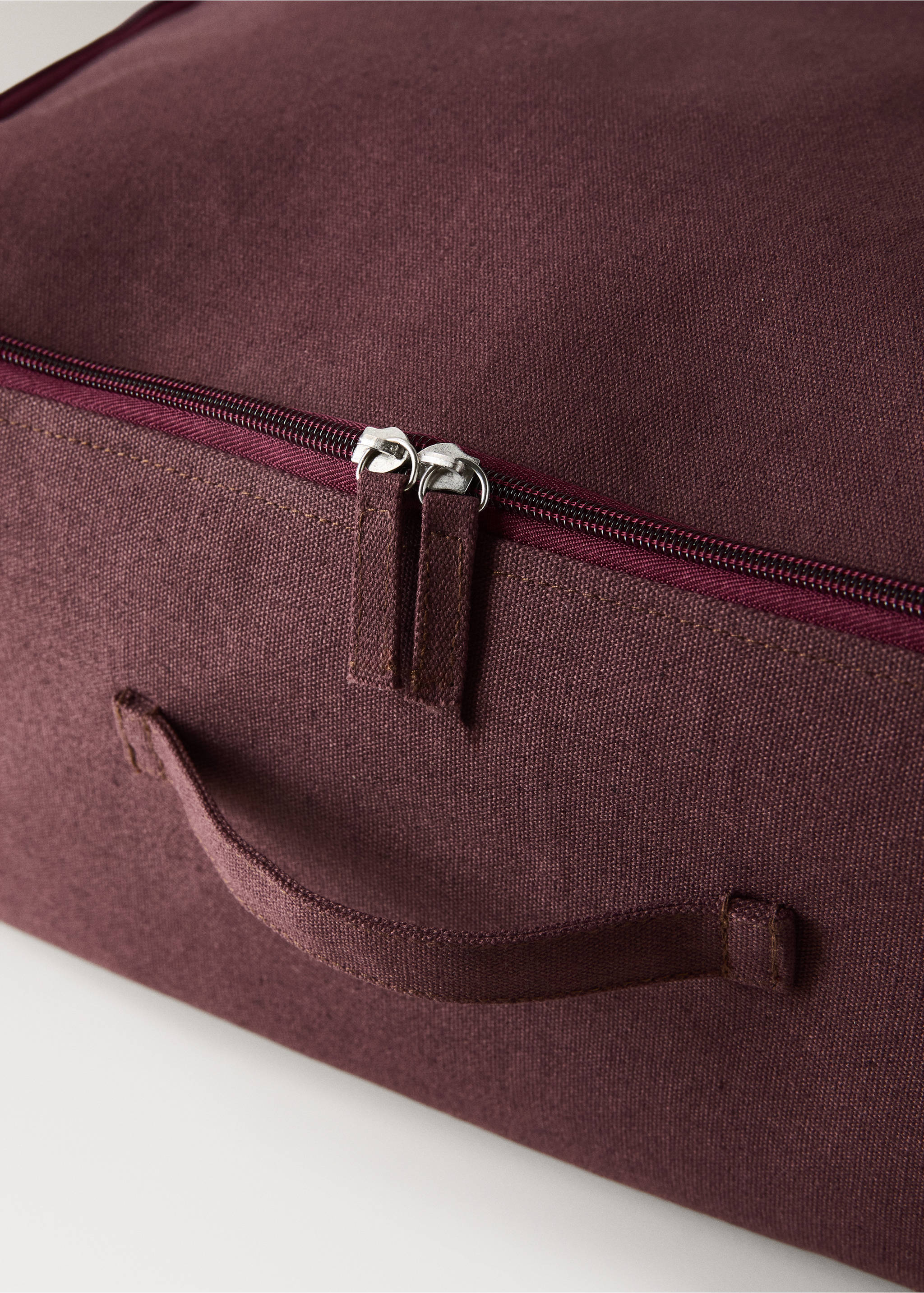Storage box 18 x 49 x 38 cm - Details of the article 3, Burgundy. Ref: 37063289-00.