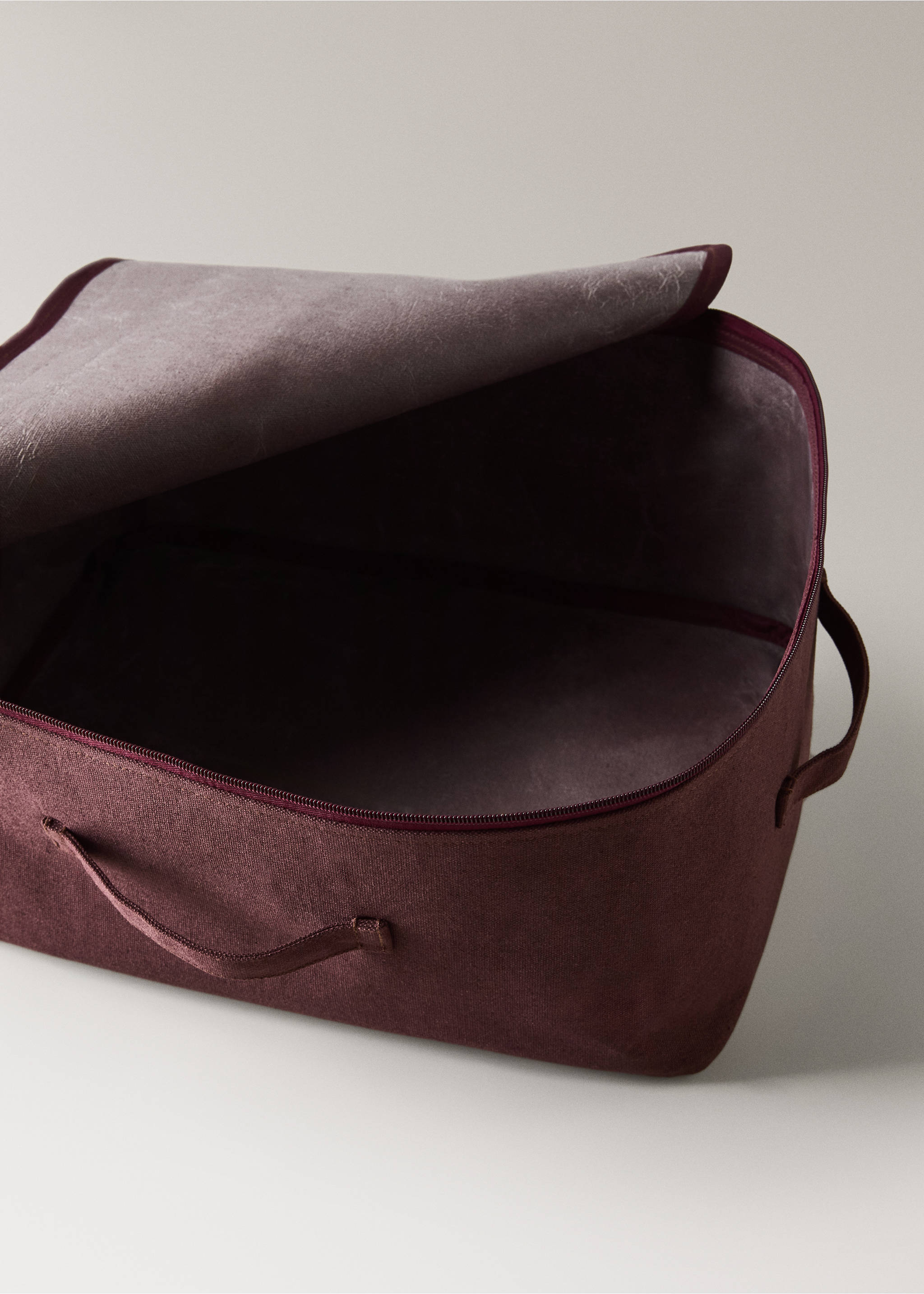 Storage box 18 x 49 x 38 cm - Details of the article 4, Burgundy. Ref: 37063289-00.