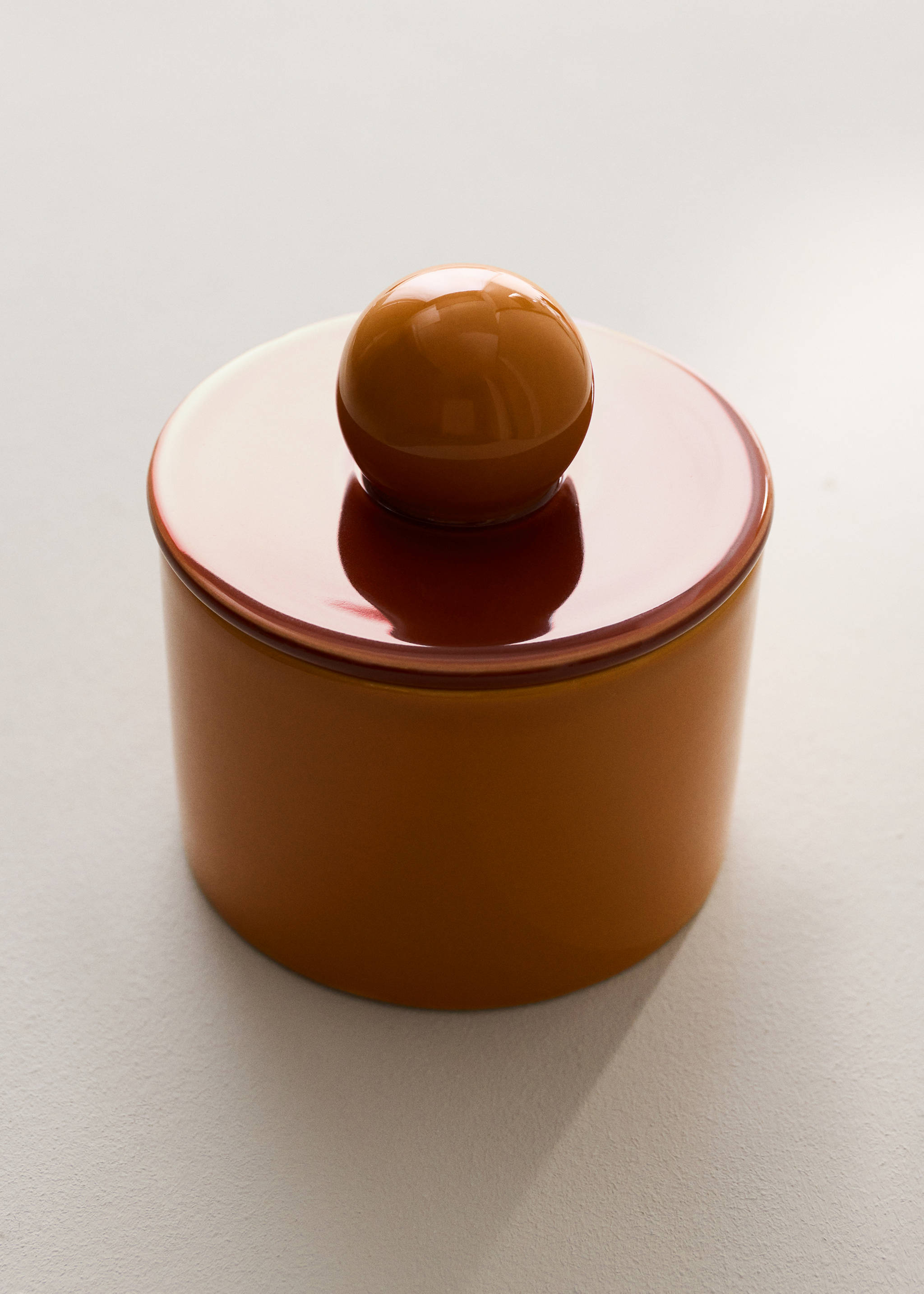 Decorative ceramic ornament - General plane