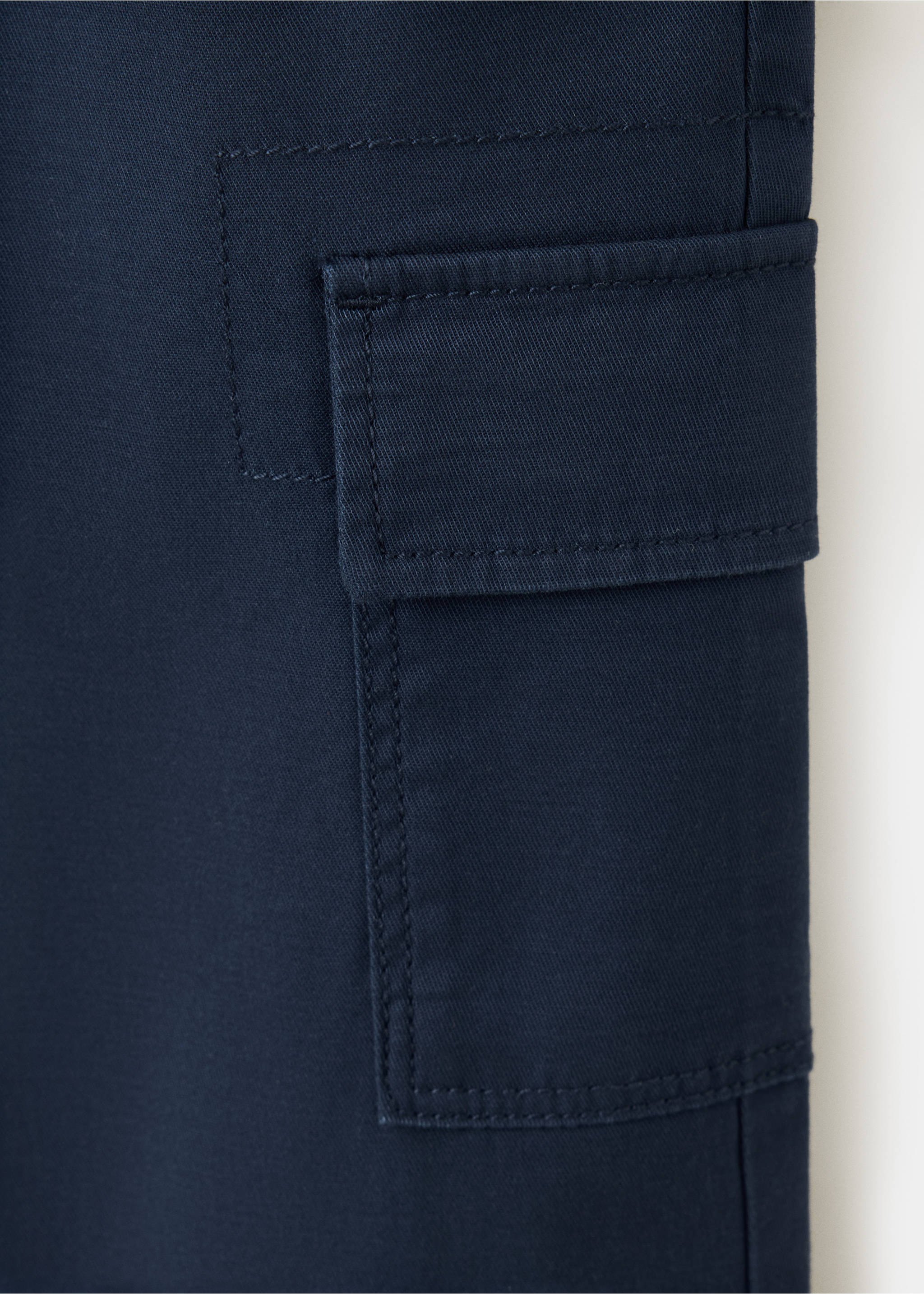 Calças jogger de estilo cargo - Pormenor do artigo 0, Azul-marinho. Ref: 37063294-00.