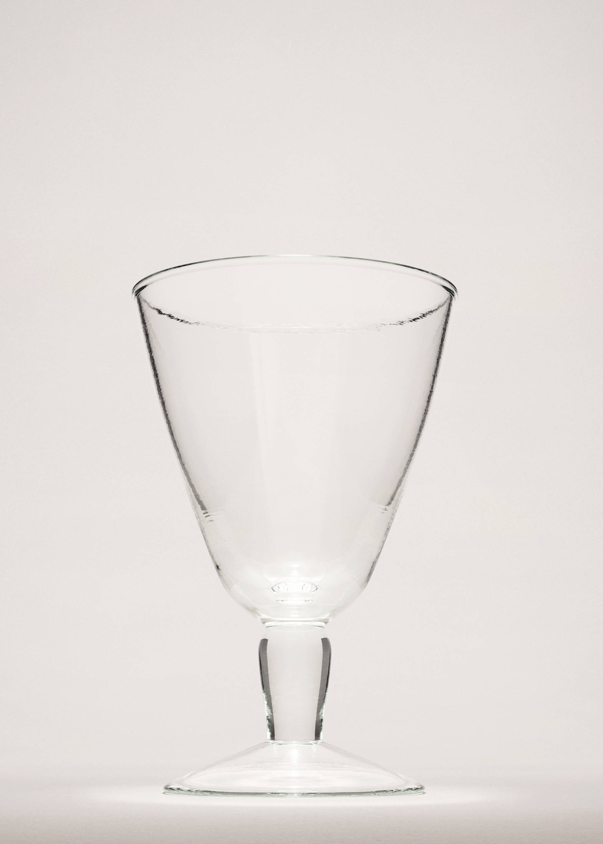 Transparent glass cup - General plane