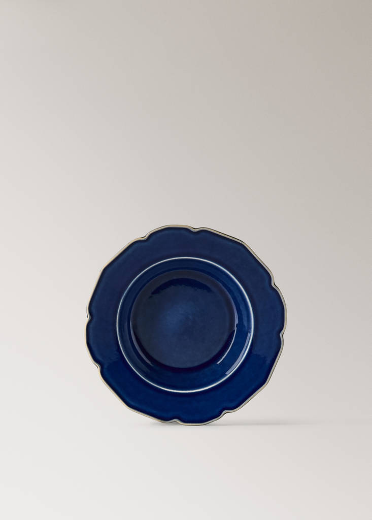 Stoneware deep plate with waves — Vibrant blue