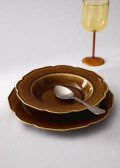 Stoneware deep plate with waves — Leather 1