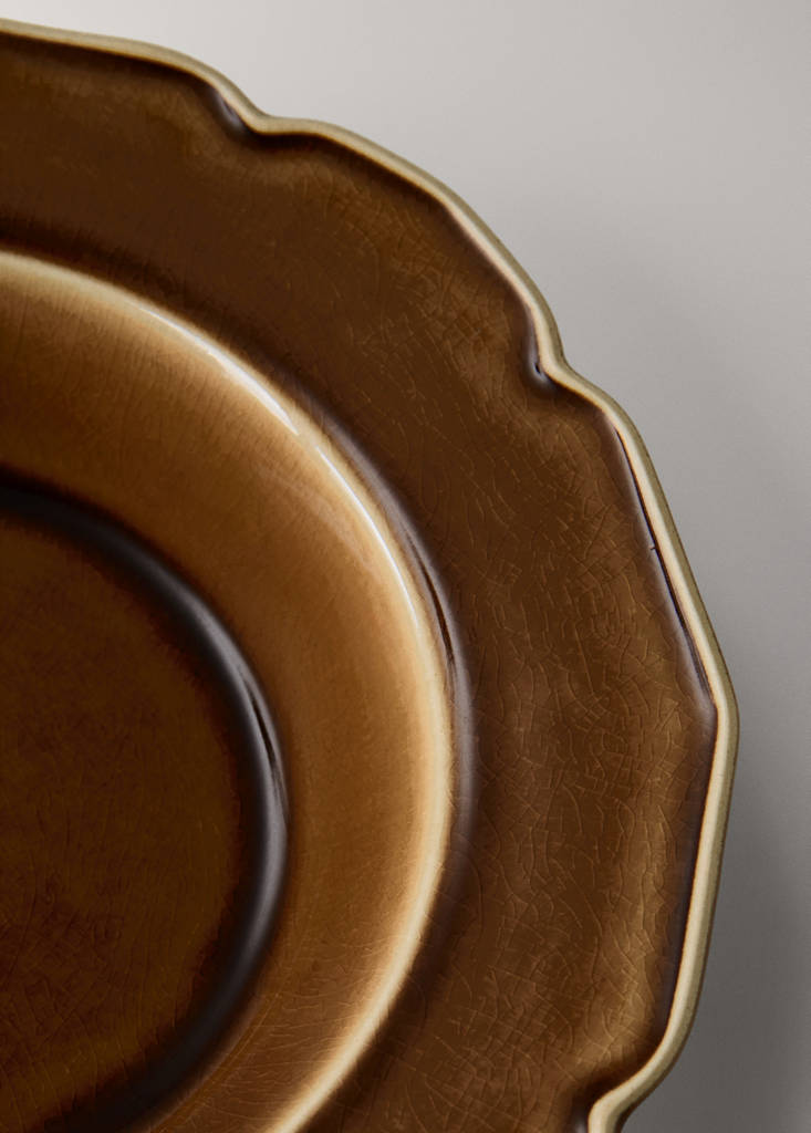 Stoneware deep plate with waves — Leather