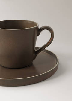 Stoneware tea cup and saucer — Chocolate 3