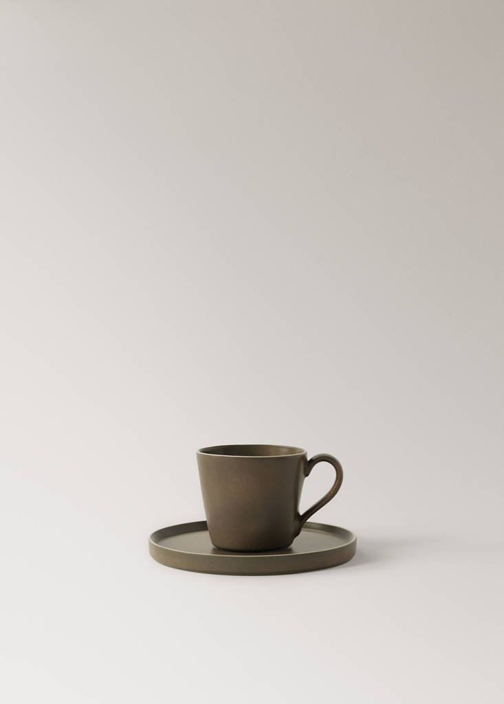 Stoneware tea cup and saucer — Chocolate
