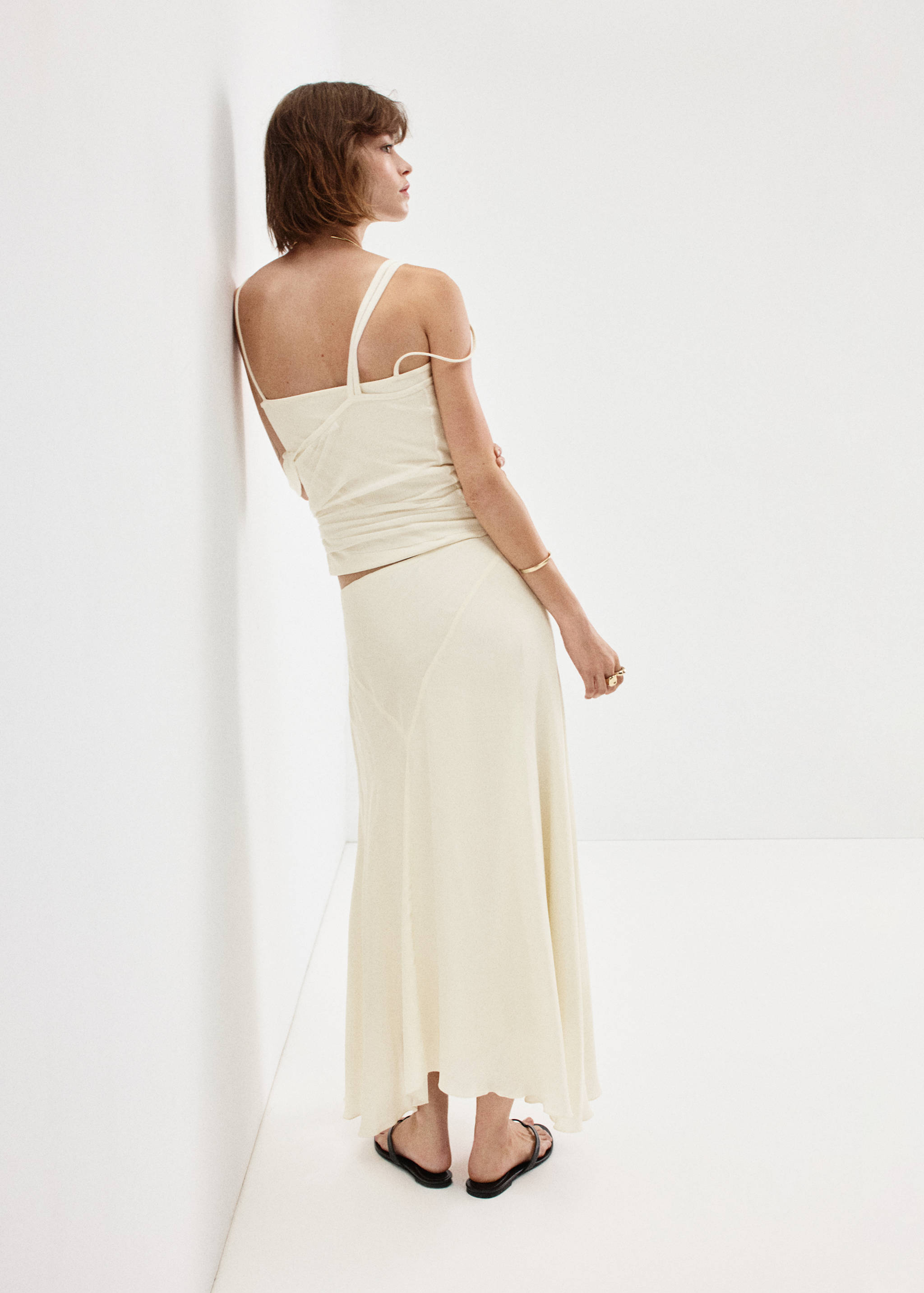Asymmetric midi skirt - Reverse of the article