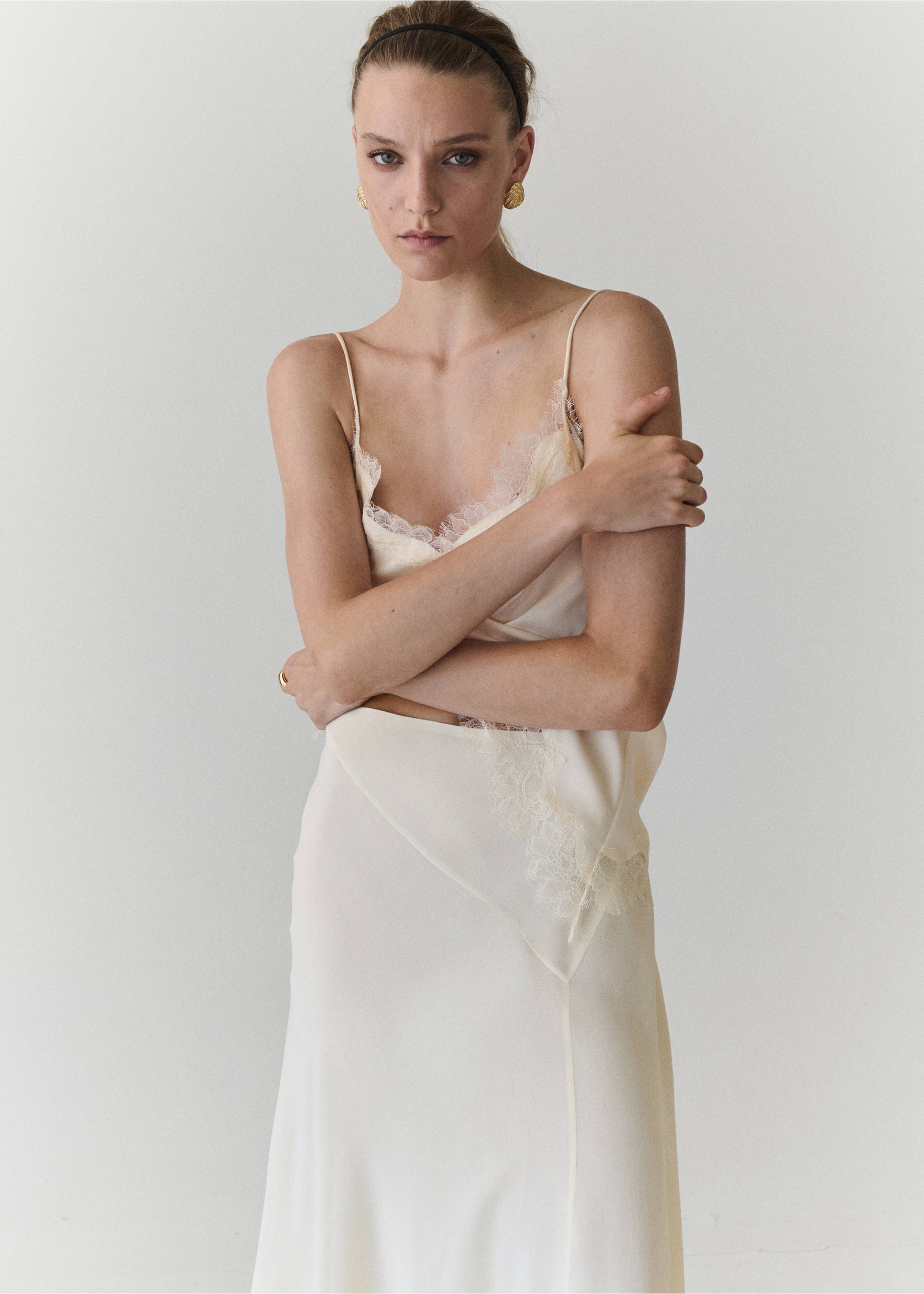 Asymmetric midi skirt - Details of the article 1, Off White. Ref: 37063319-01.