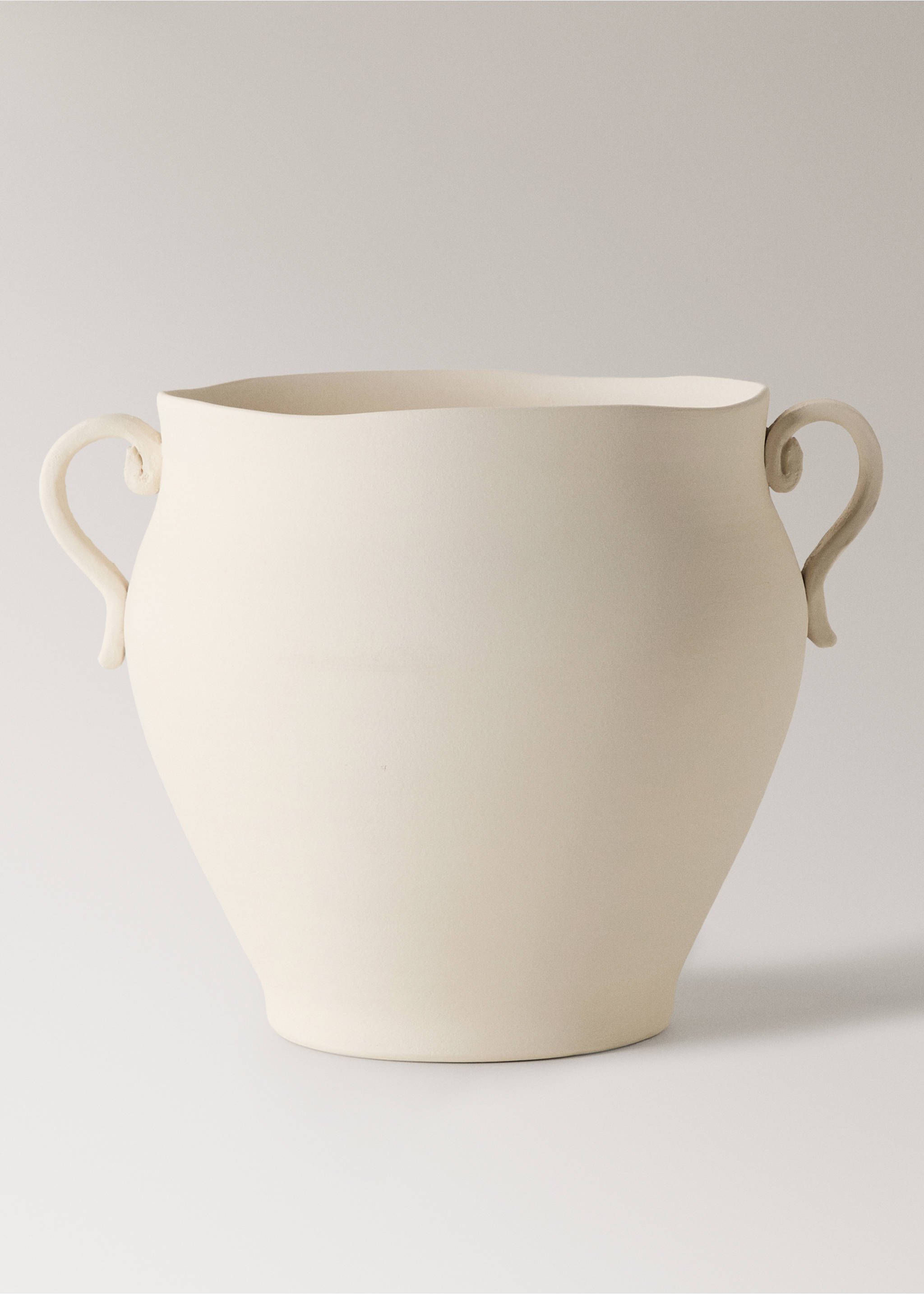 Large terracotta vase with handles - Article without model, Off White. Ref: 37063325-00.