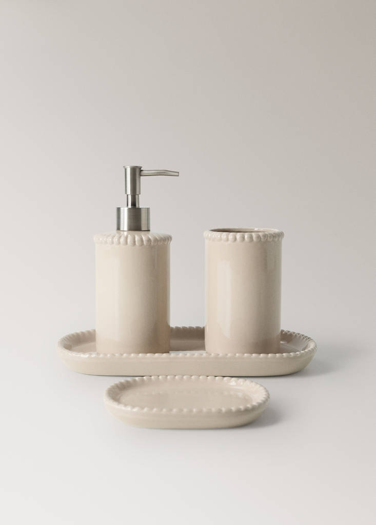 Wavy-edged ceramic tray — Beige