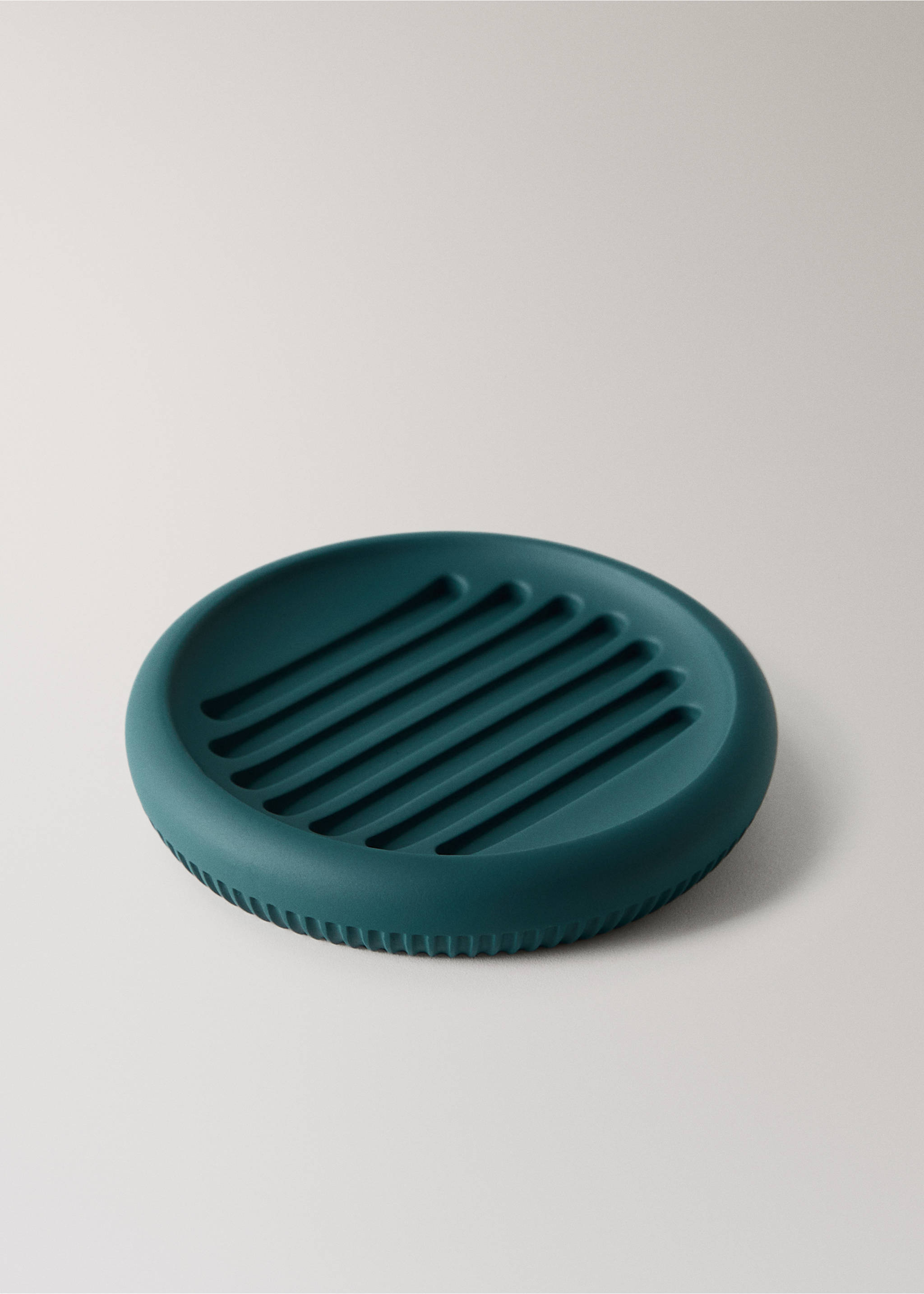 Striped resin soap dish - Details of the article 1, Dark Green. Ref: 37063860-00.