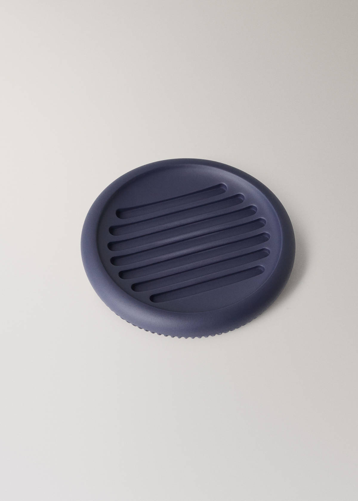Striped resin soap dish — Blue