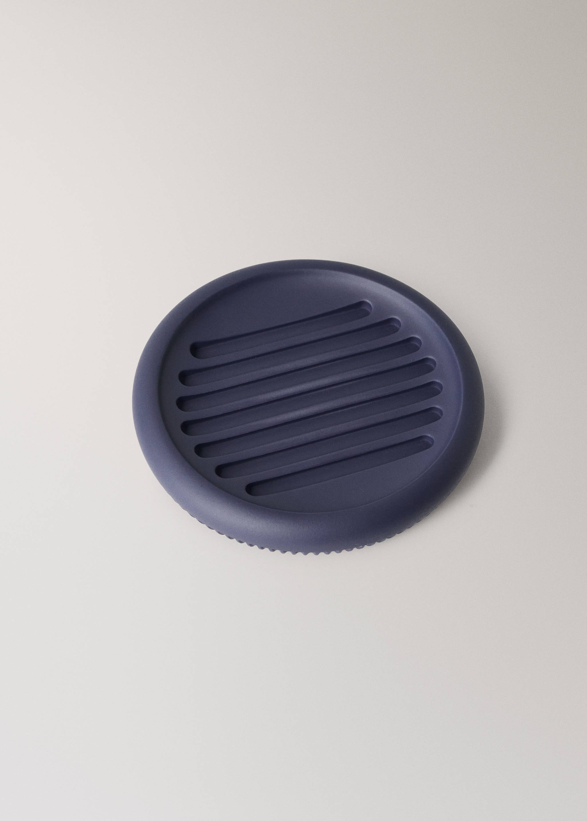 Striped resin soap dish - Details of the article 1