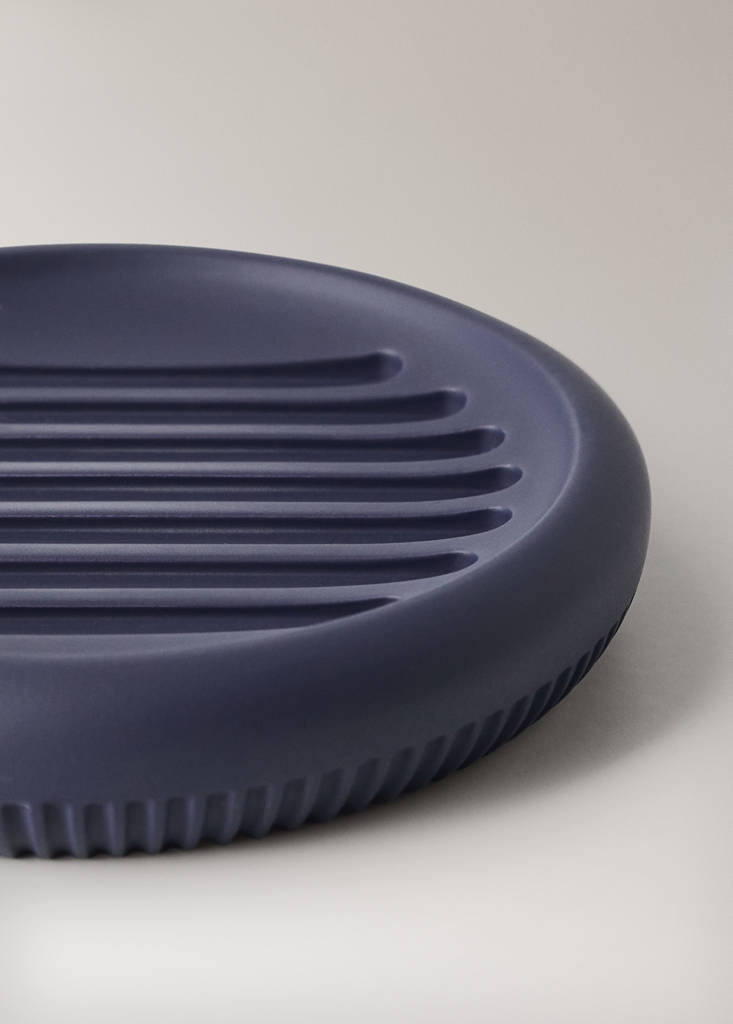 Striped resin soap dish — Blue