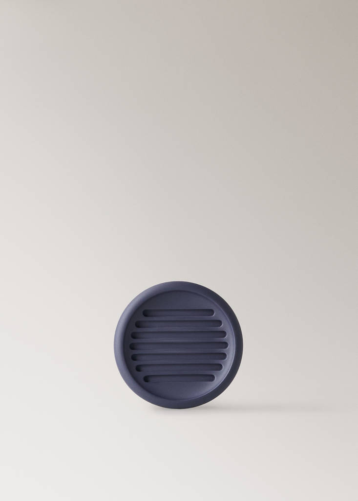 Striped resin soap dish — Blue