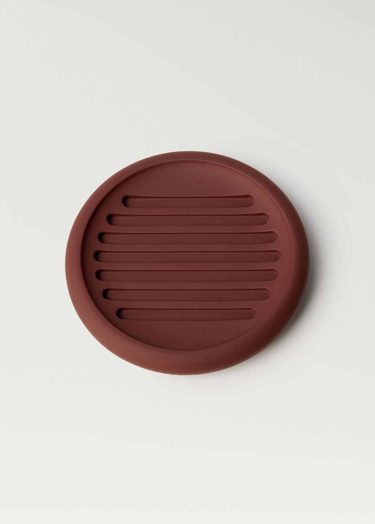 Striped resin soap dish — Maroon
