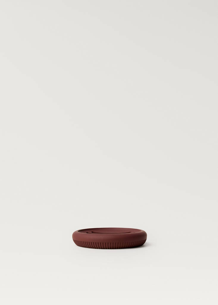 Striped resin soap dish — Maroon