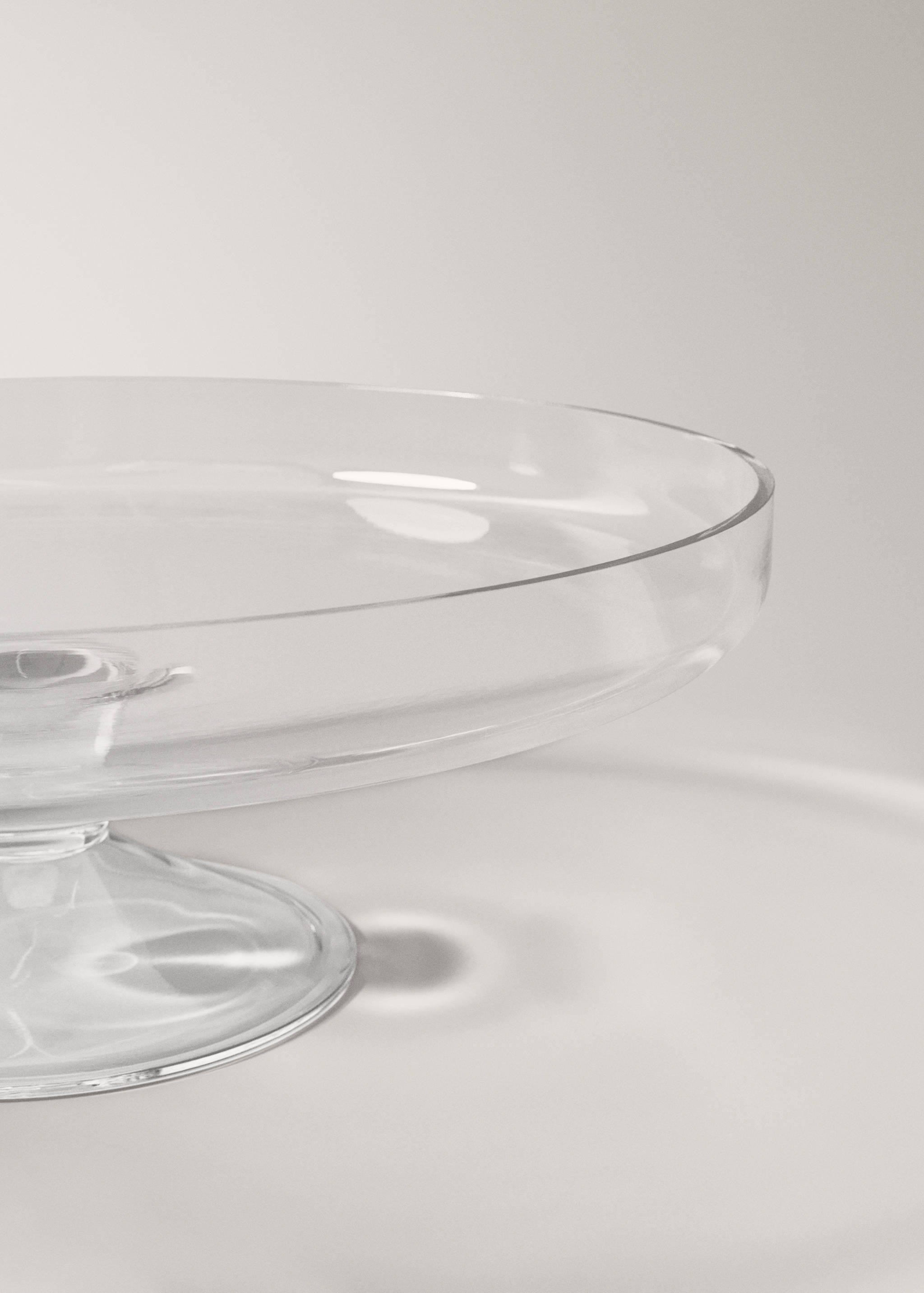 Glass cake stand - Details of the article 1