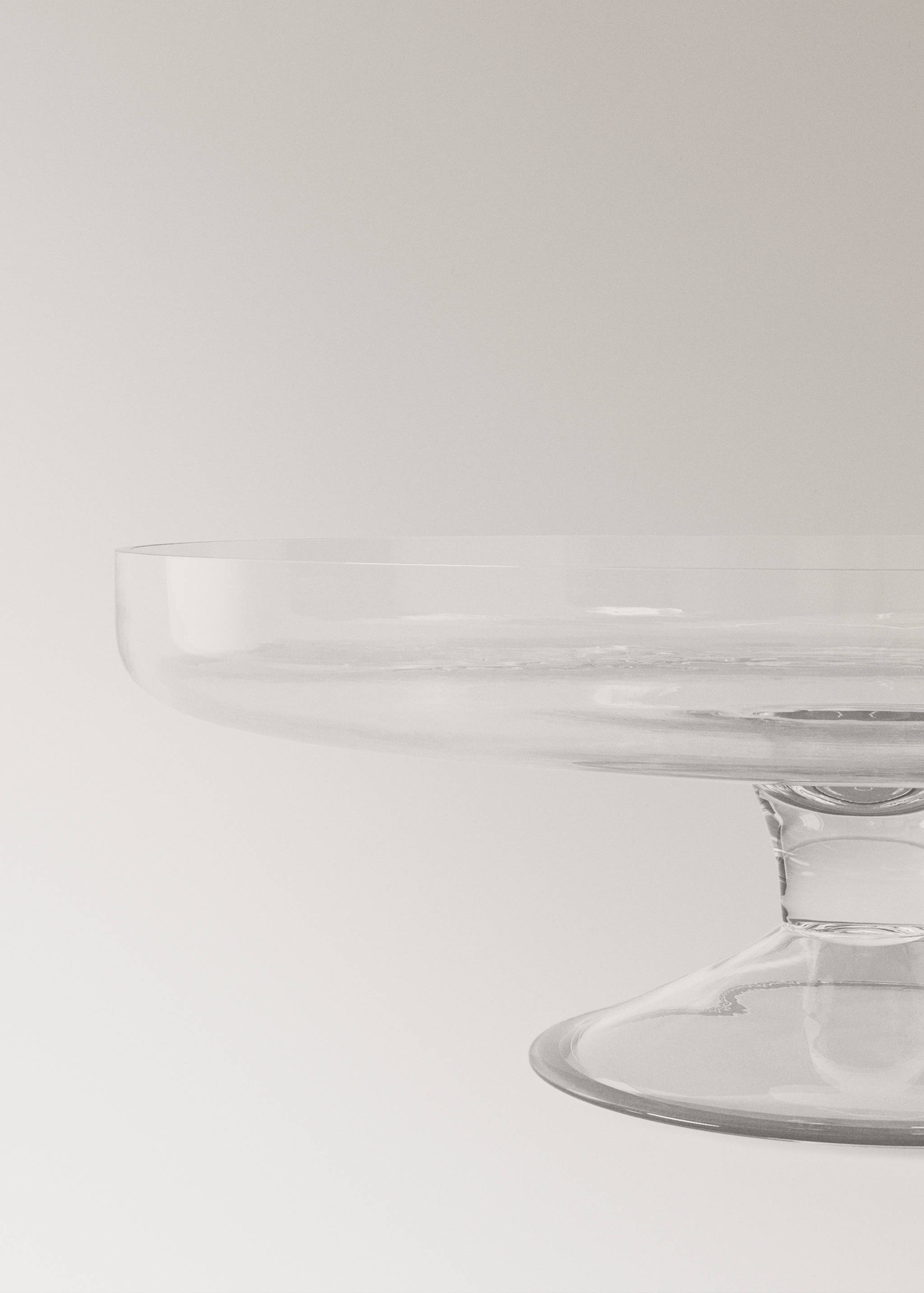 Glass cake stand - Details of the article 2