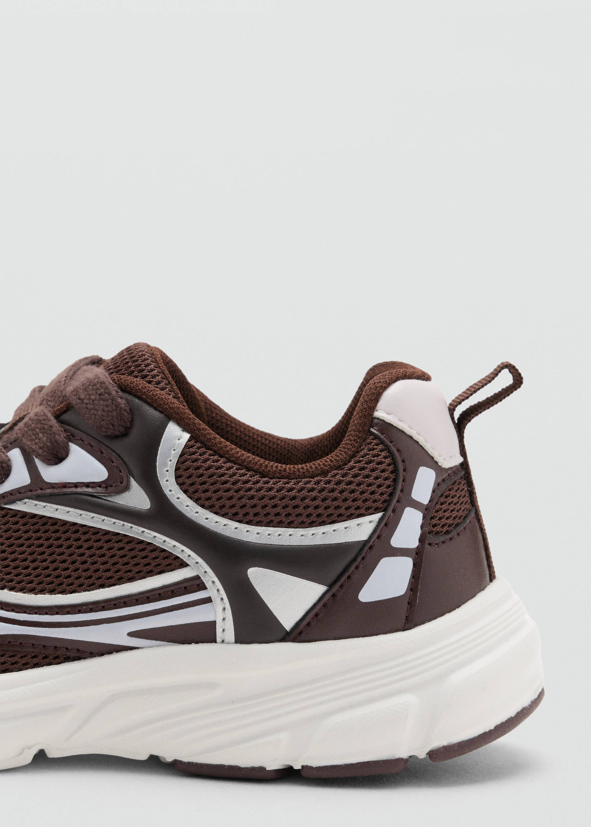 Two-tone sports top - Details of the article 1