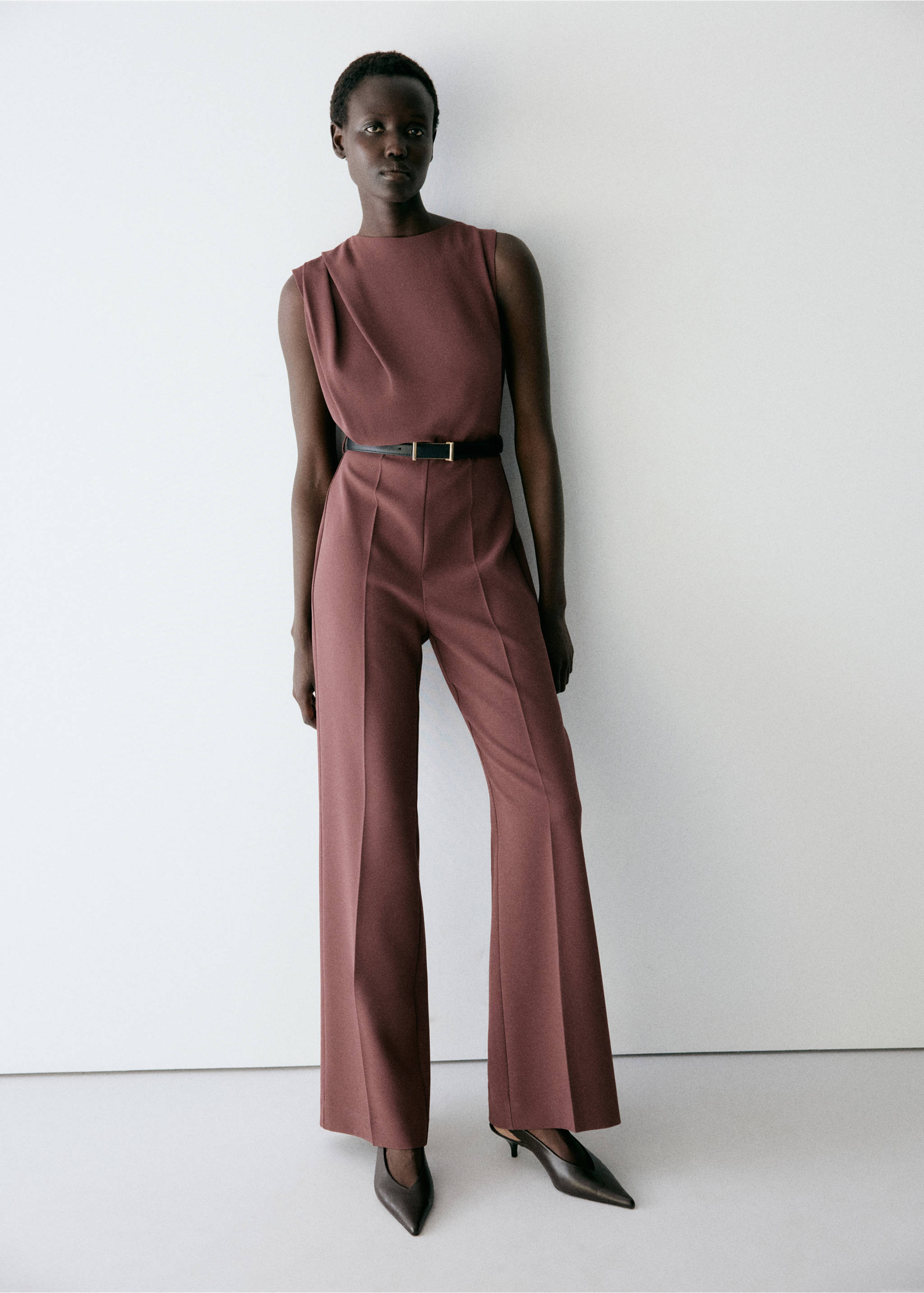 Straight-fit jumpsuit with belt - General plane, Brown. Ref: 37063871-00.