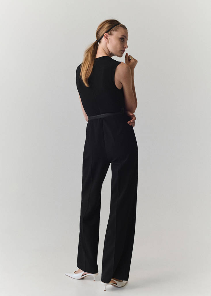 Straight-fit jumpsuit with belt — Black