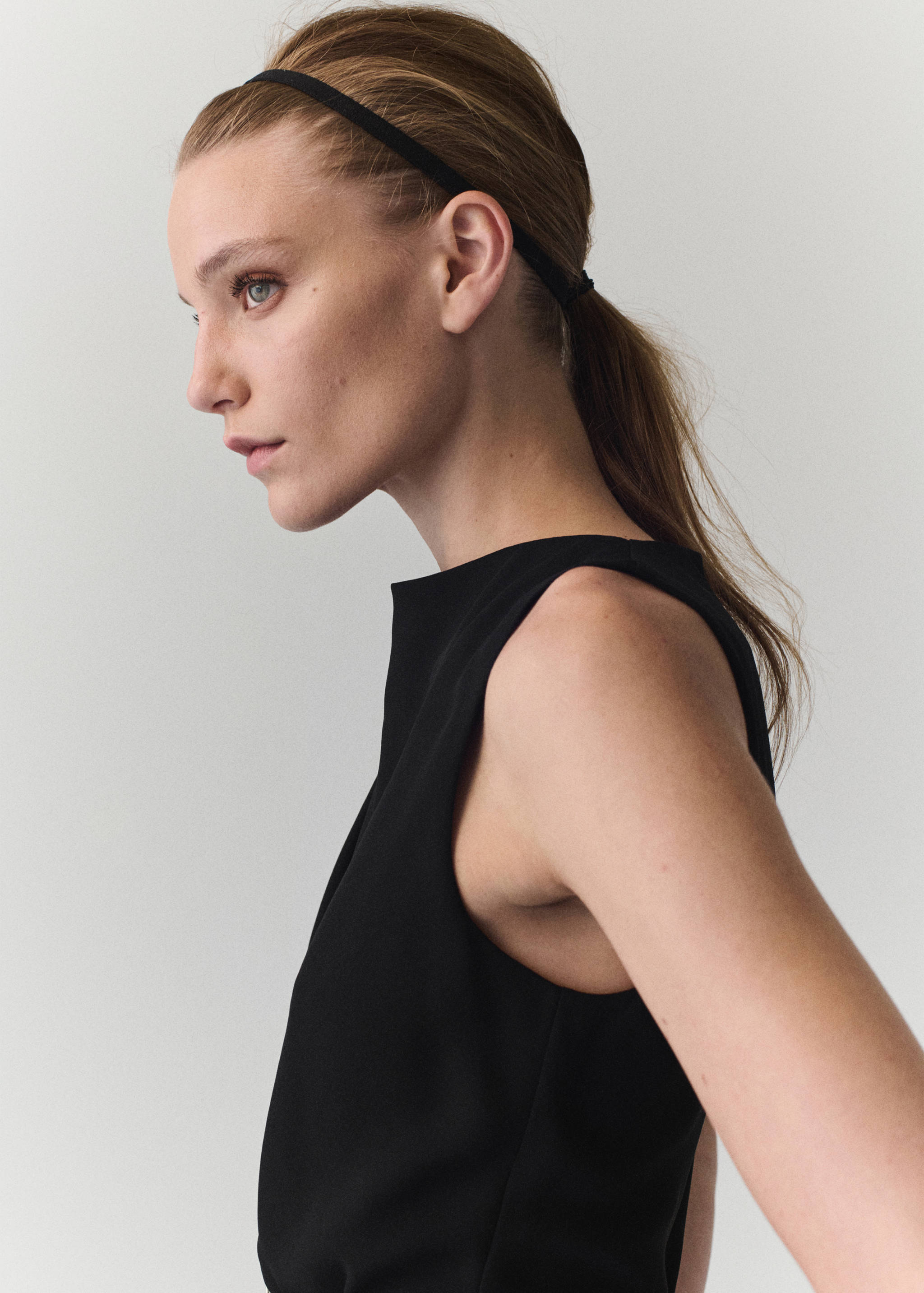 Straight-fit jumpsuit with belt - Details of the article 1