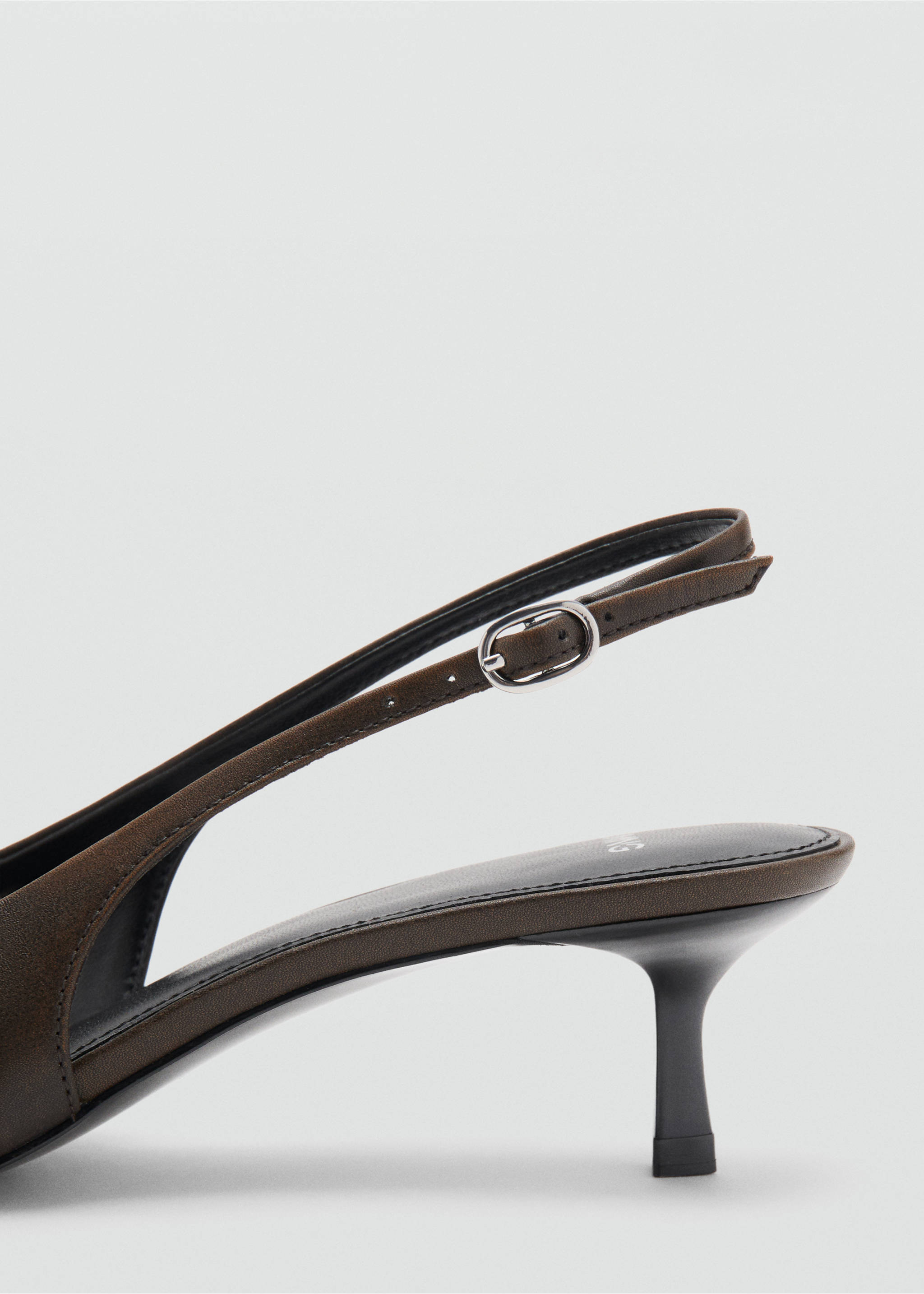 Distressed-effect heeled shoe - Details of the article 1, Chocolate. Ref: 37063876-00.