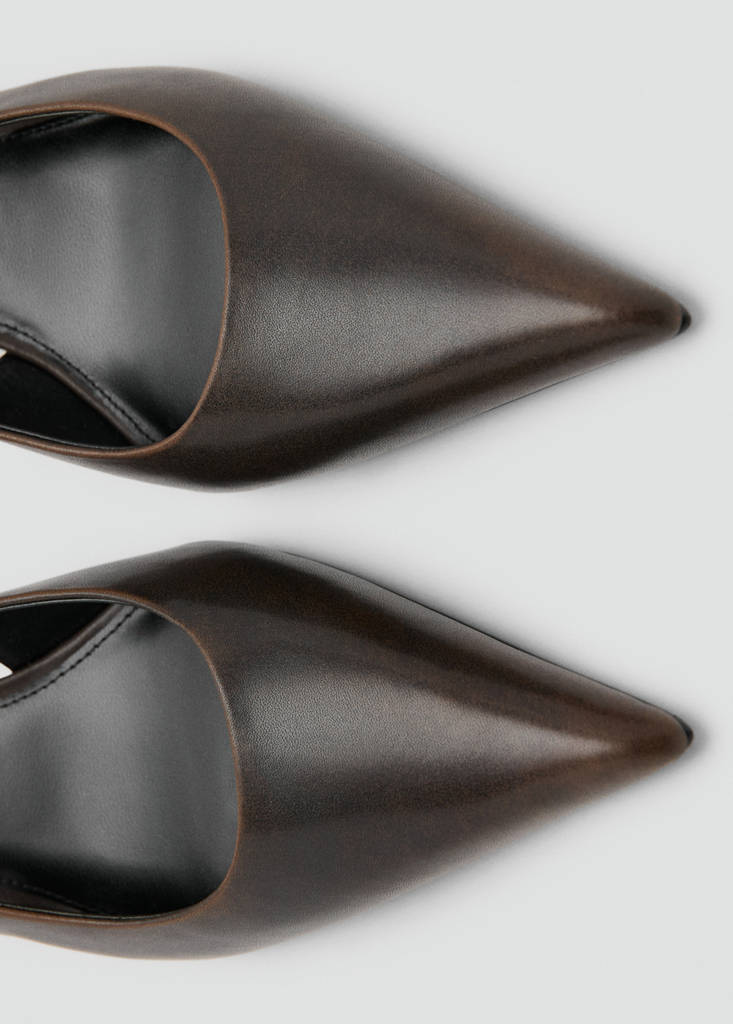 Worn-effect heeled shoe — Chocolate