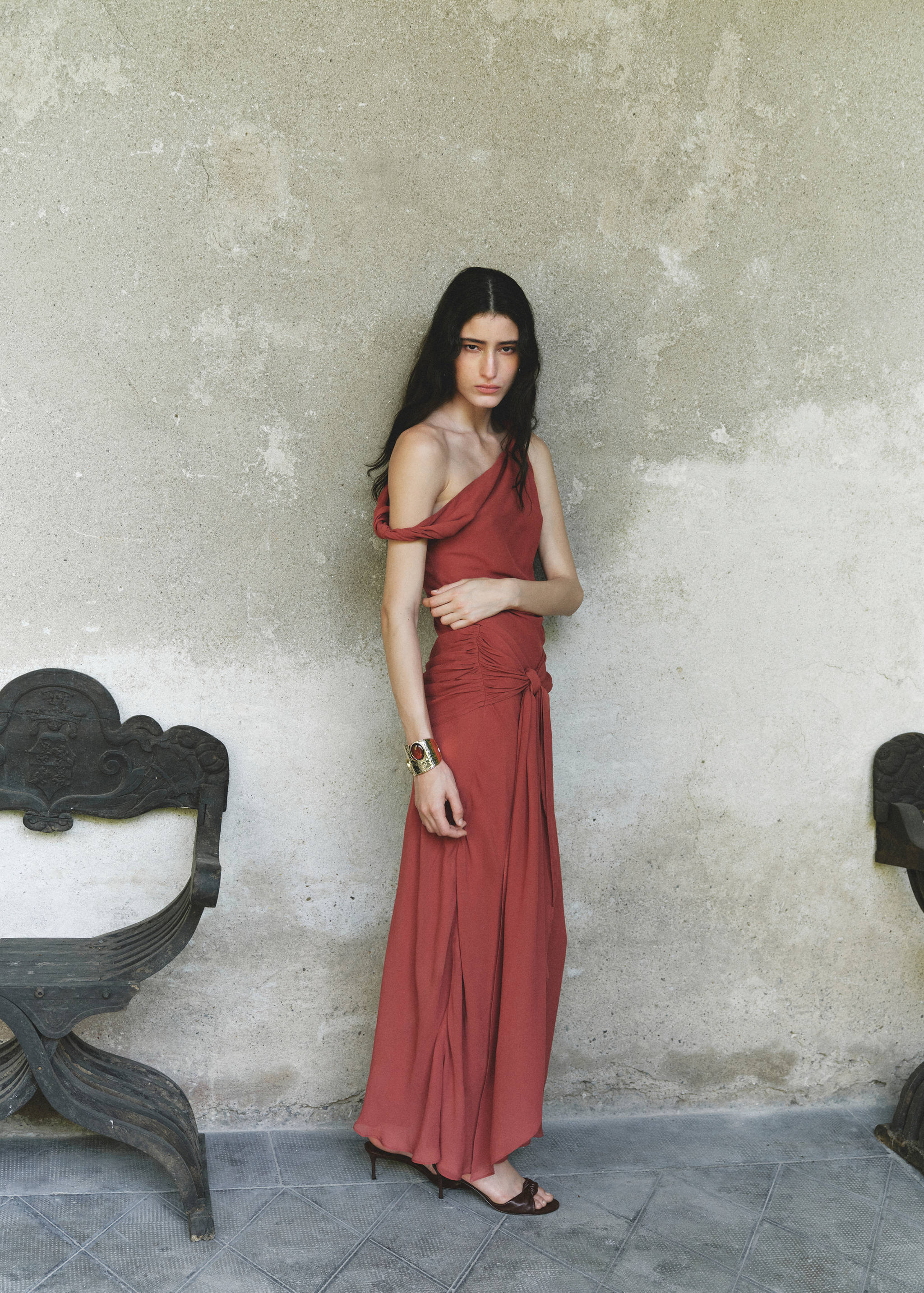 Draped dress with tie detail - General plane
