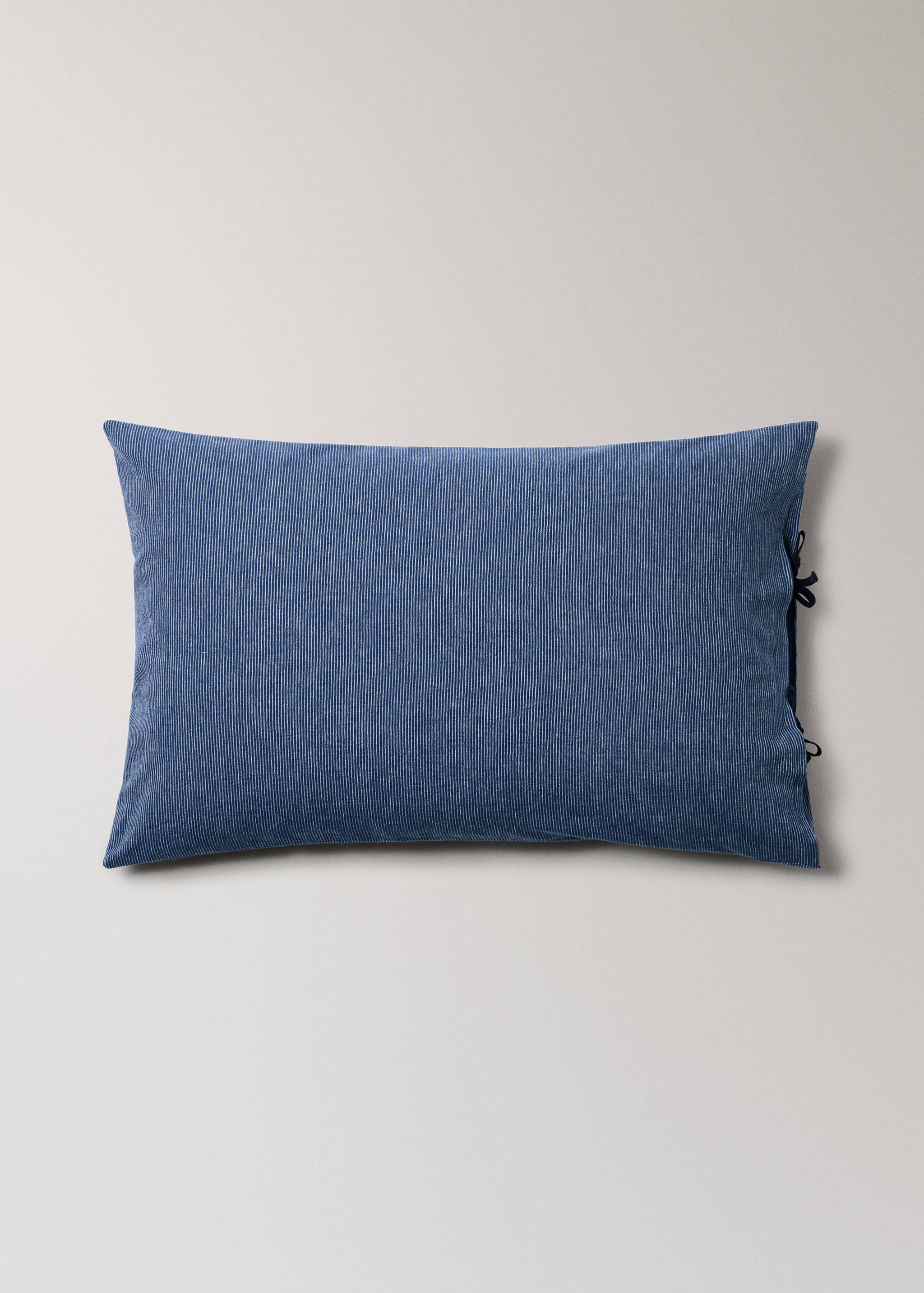 Zwei Kissenbezüge aus Leinen-Baumwoll-Mix mit Streifen 50 x 75 cm - Artikel ohne Model