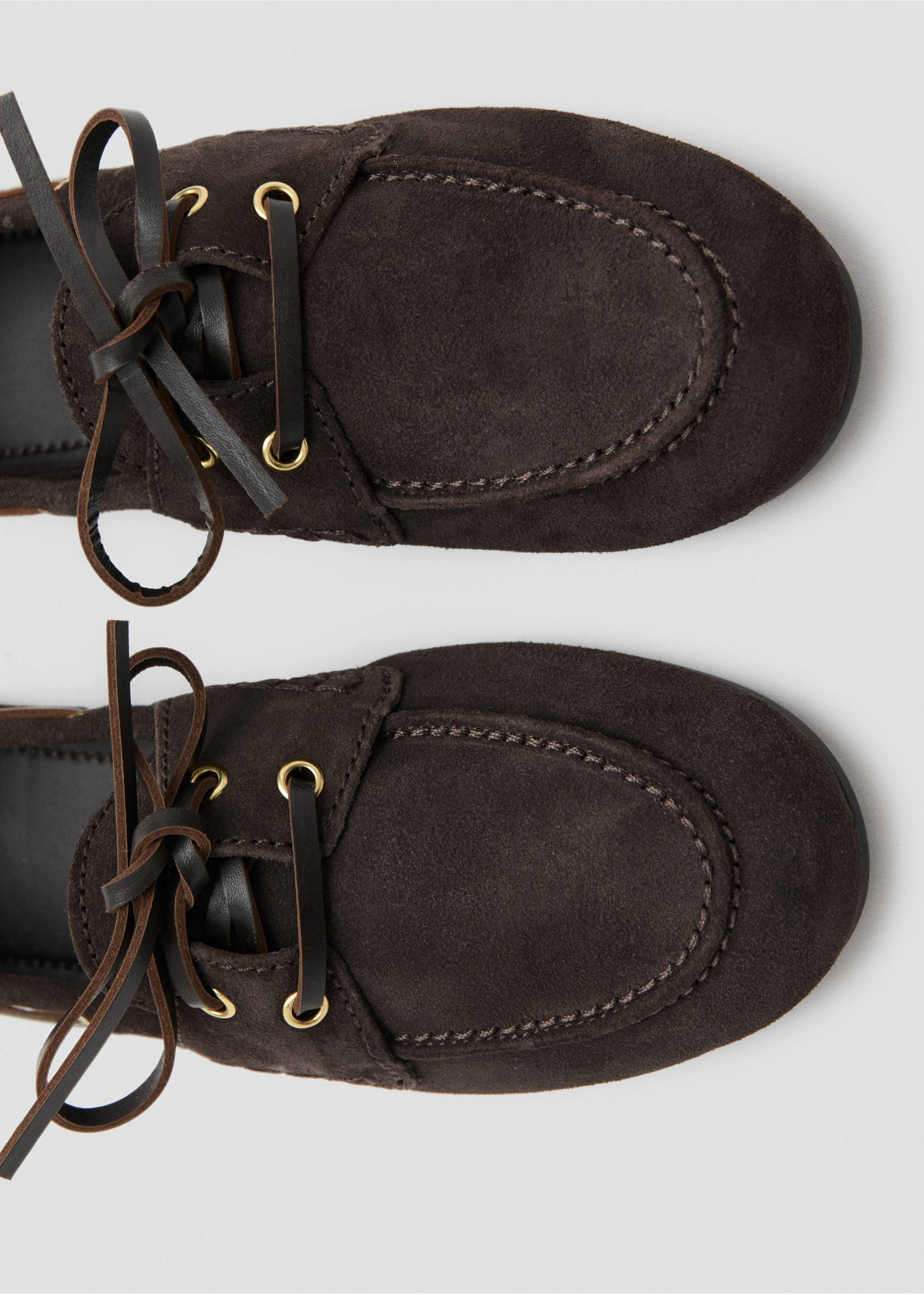 Deck shoes with laces - Details of the article 2, Chocolate. Ref: 37063890-00.