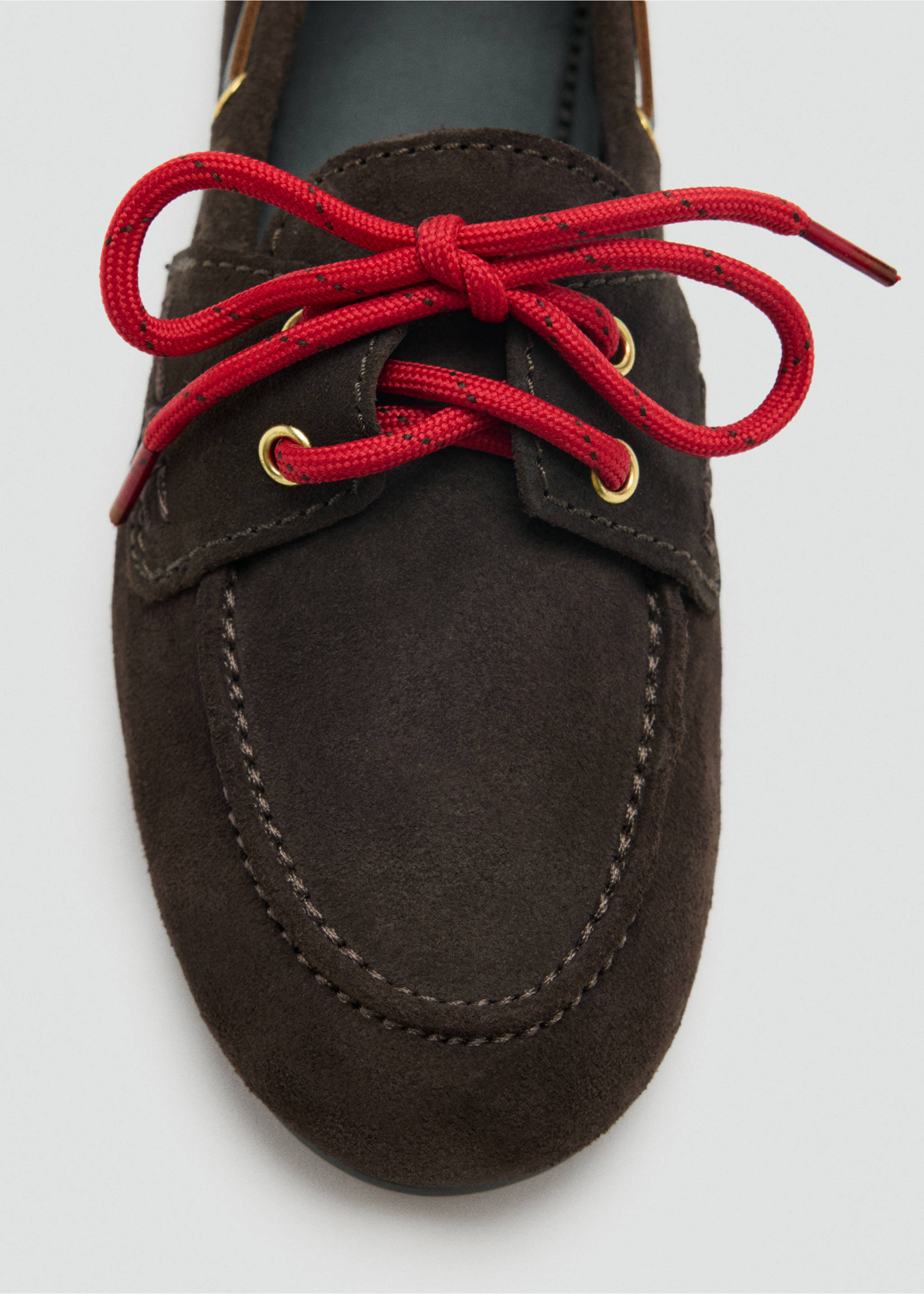 Deck shoes with laces - Details of the article 4, Chocolate. Ref: 37063890-00.