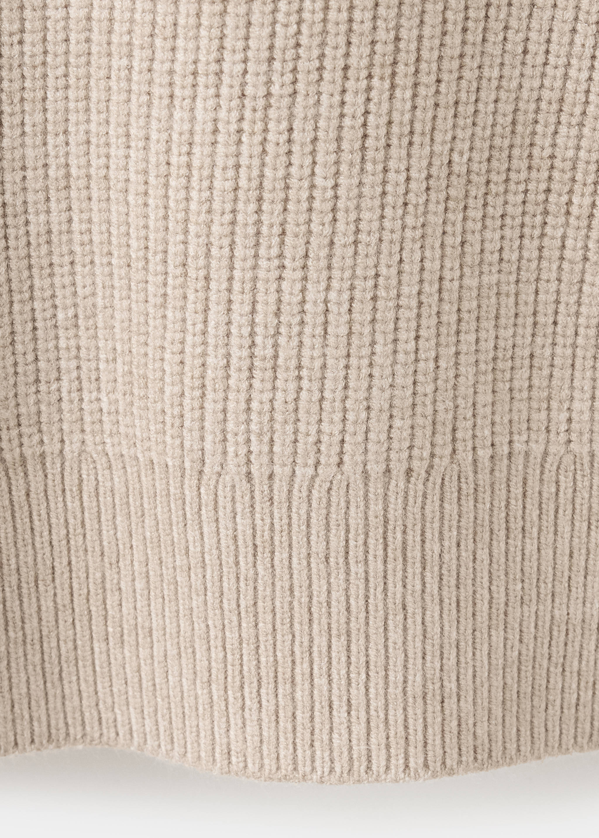Sweater with contrasting zipper collar - Details of the article 0