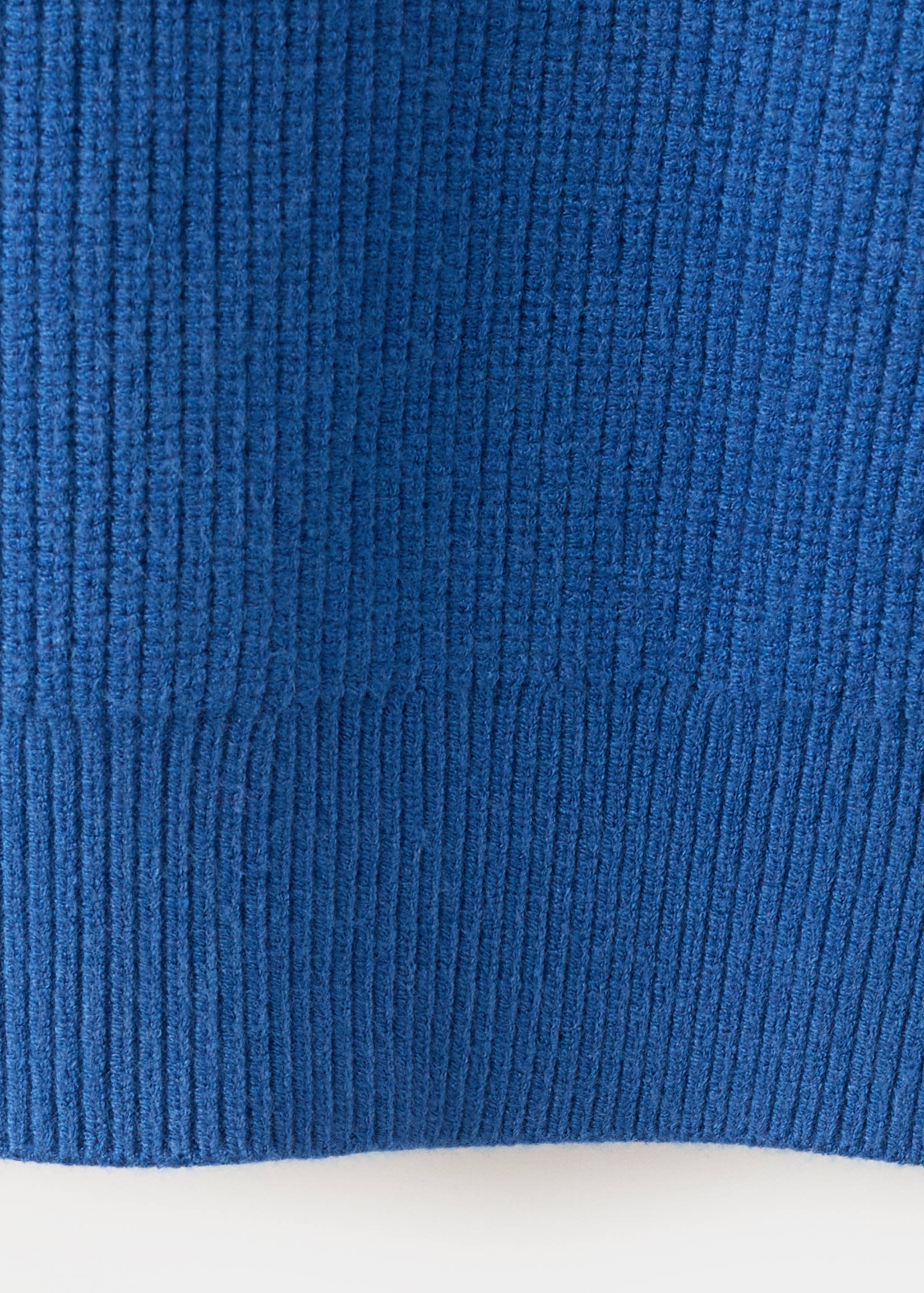 Sweater with contrasting zipper collar - Details of the article 0