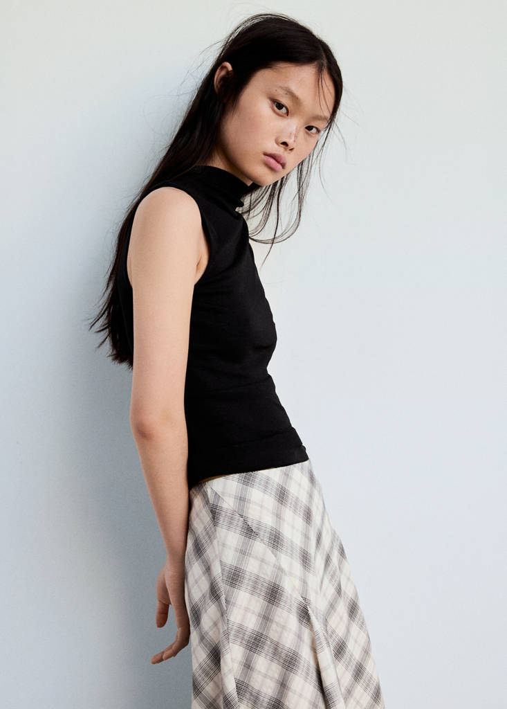 Fitted fine-knit top — Black