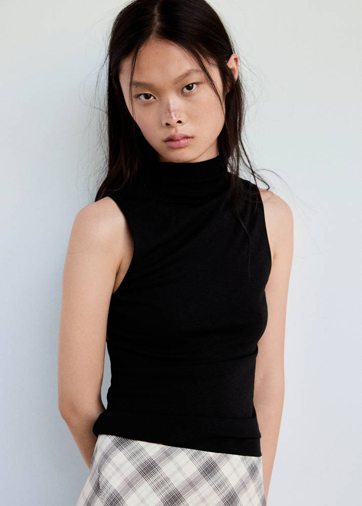 Fitted fine-knit top — Black