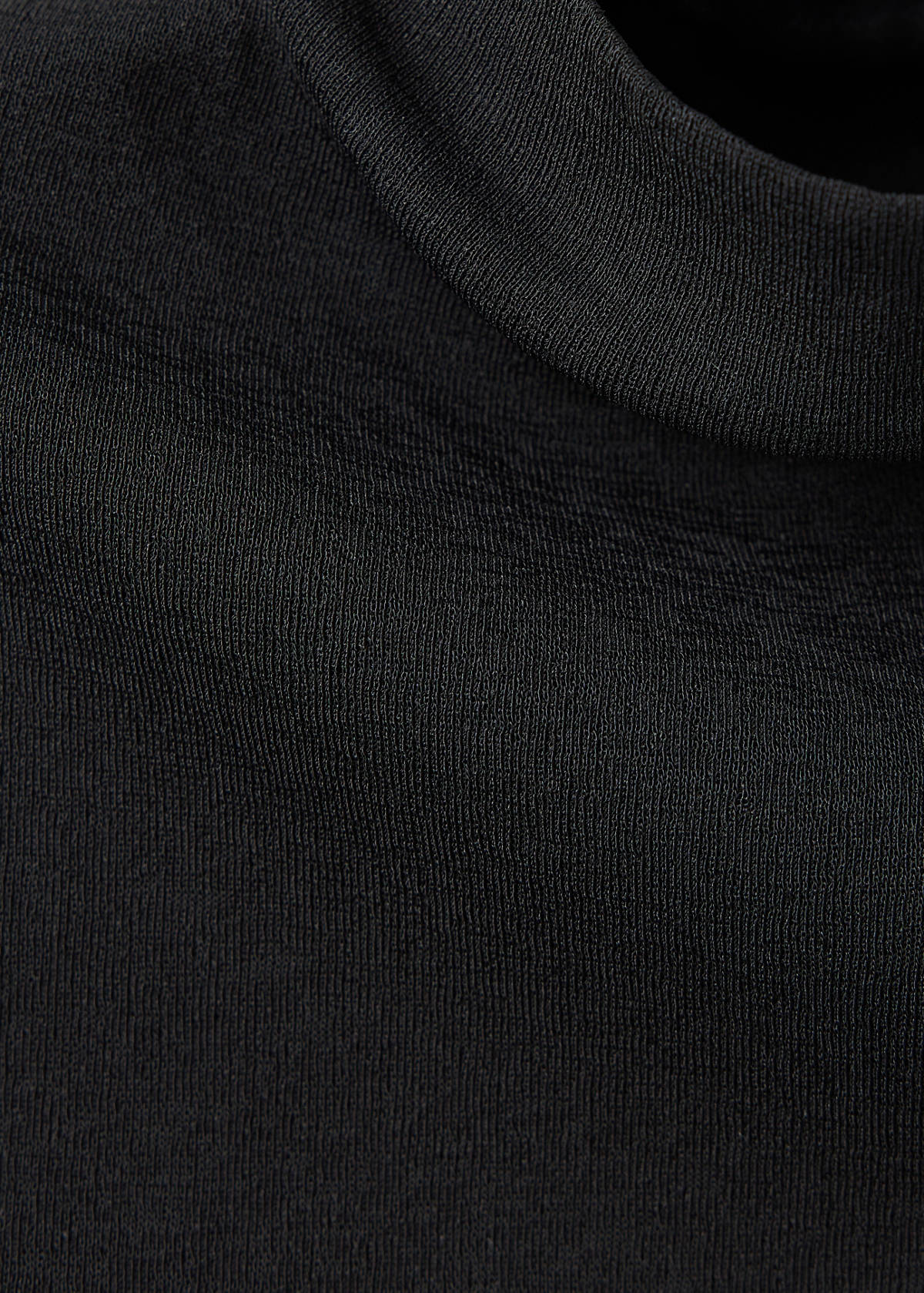 Fitted fine-knit top — Black